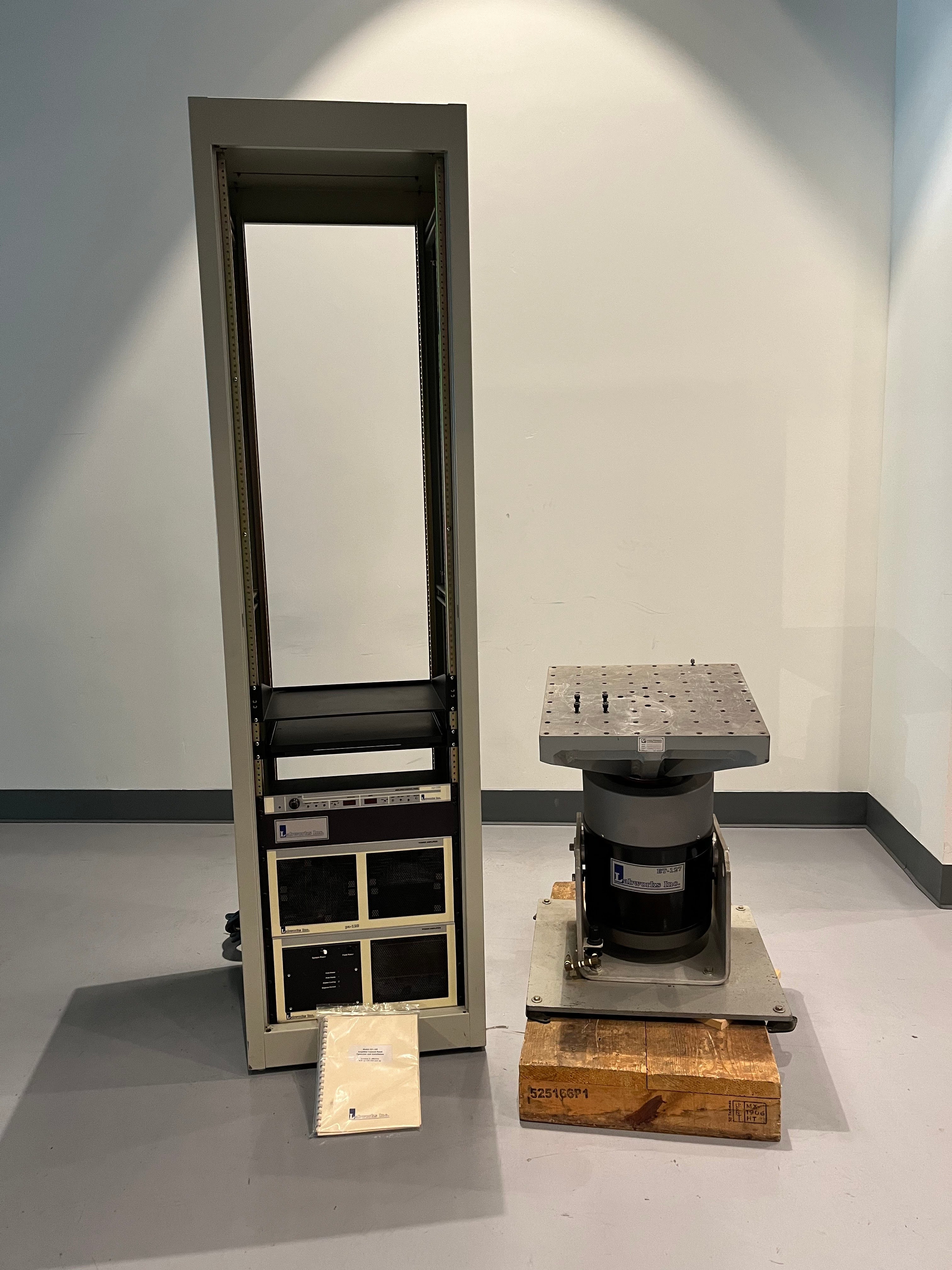 Labworks LW127.123500 Shaker Table / Vibration Test System With Acces