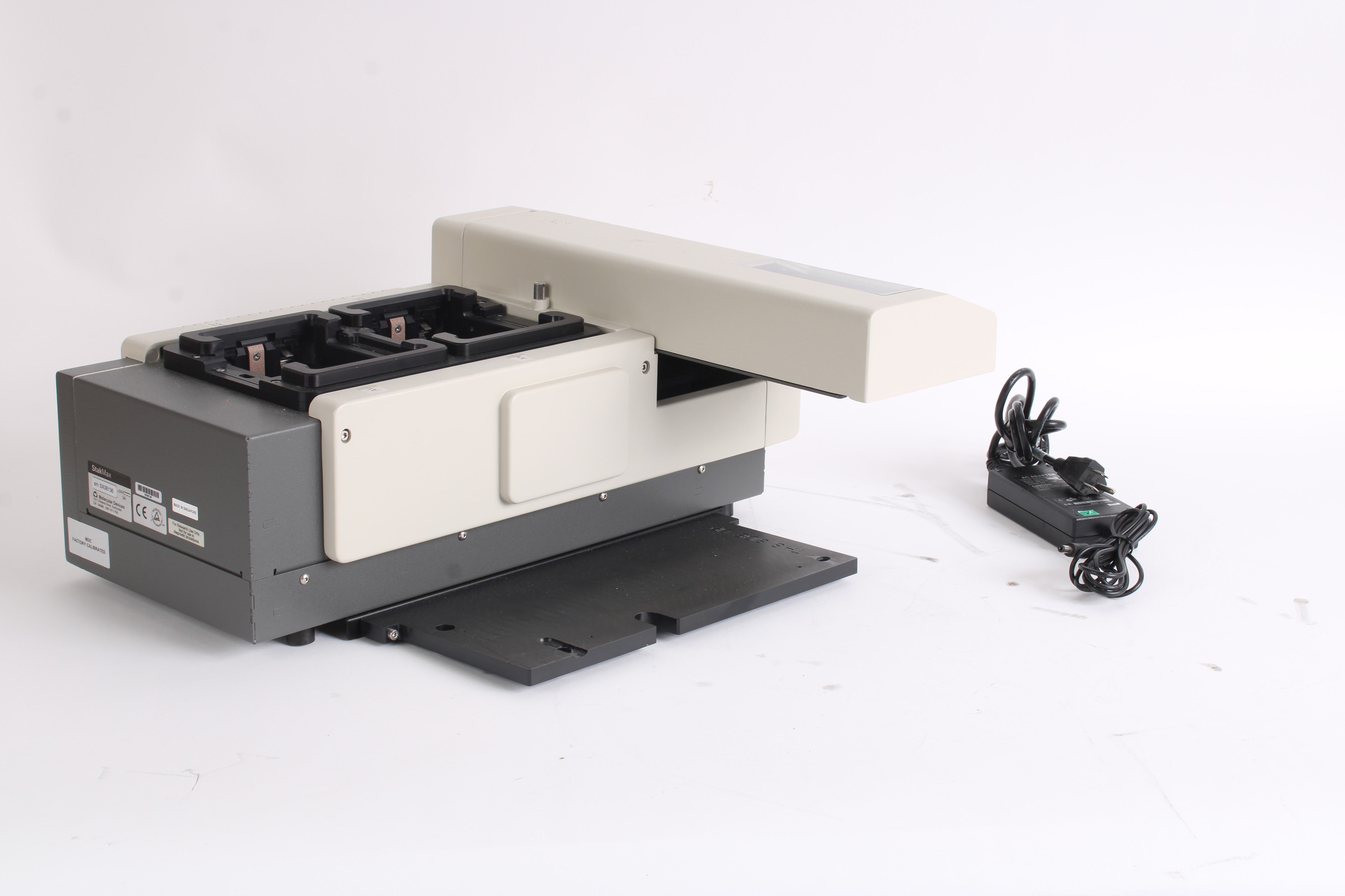 Molecular Devices StakMax Microplate Stacker/Handler W/Plate Guide Ins