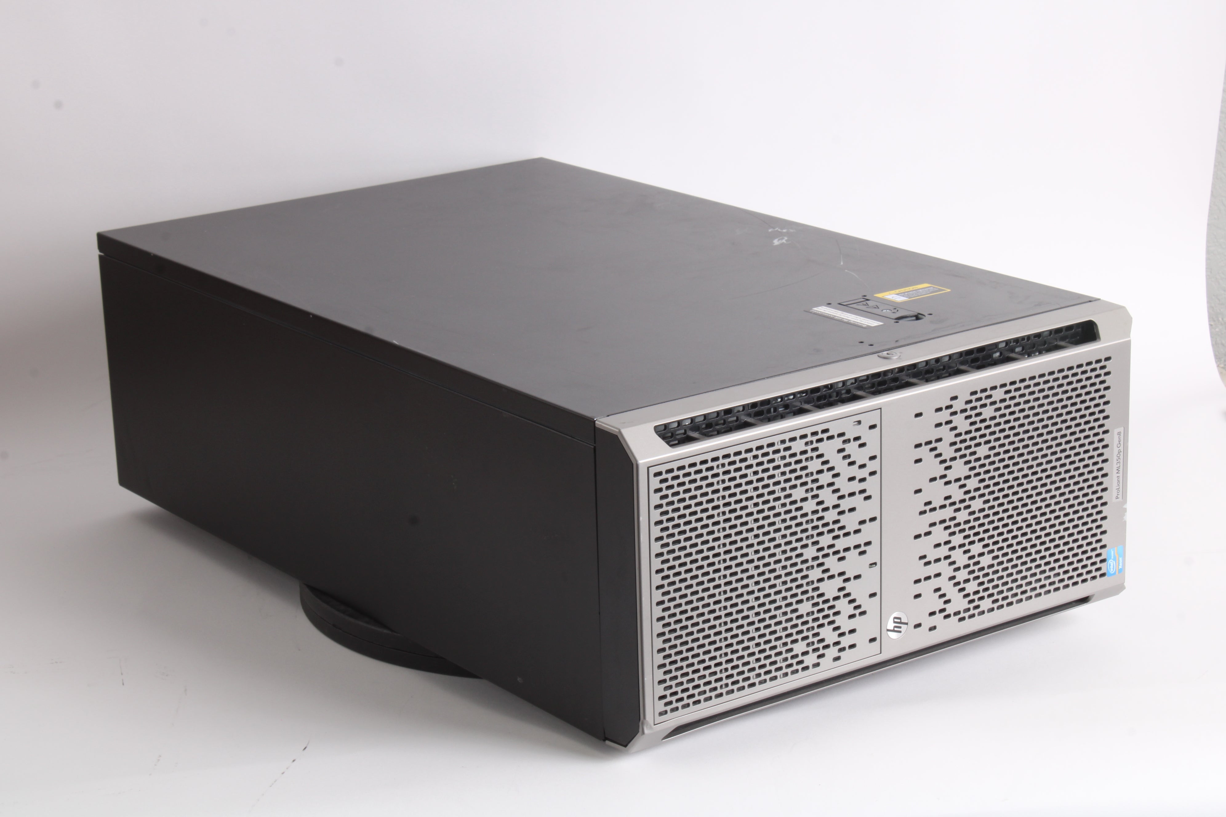 HP ProLiant ML350p Gen8 - Xeon E5-2620V2 2.1 GHz - 8 Go - 600 Go à 2746 HP ProLiant ML350p Gen8 - Xeon E5-2620V2 2.1 GHz - 8 Go - 600 Go à 2746