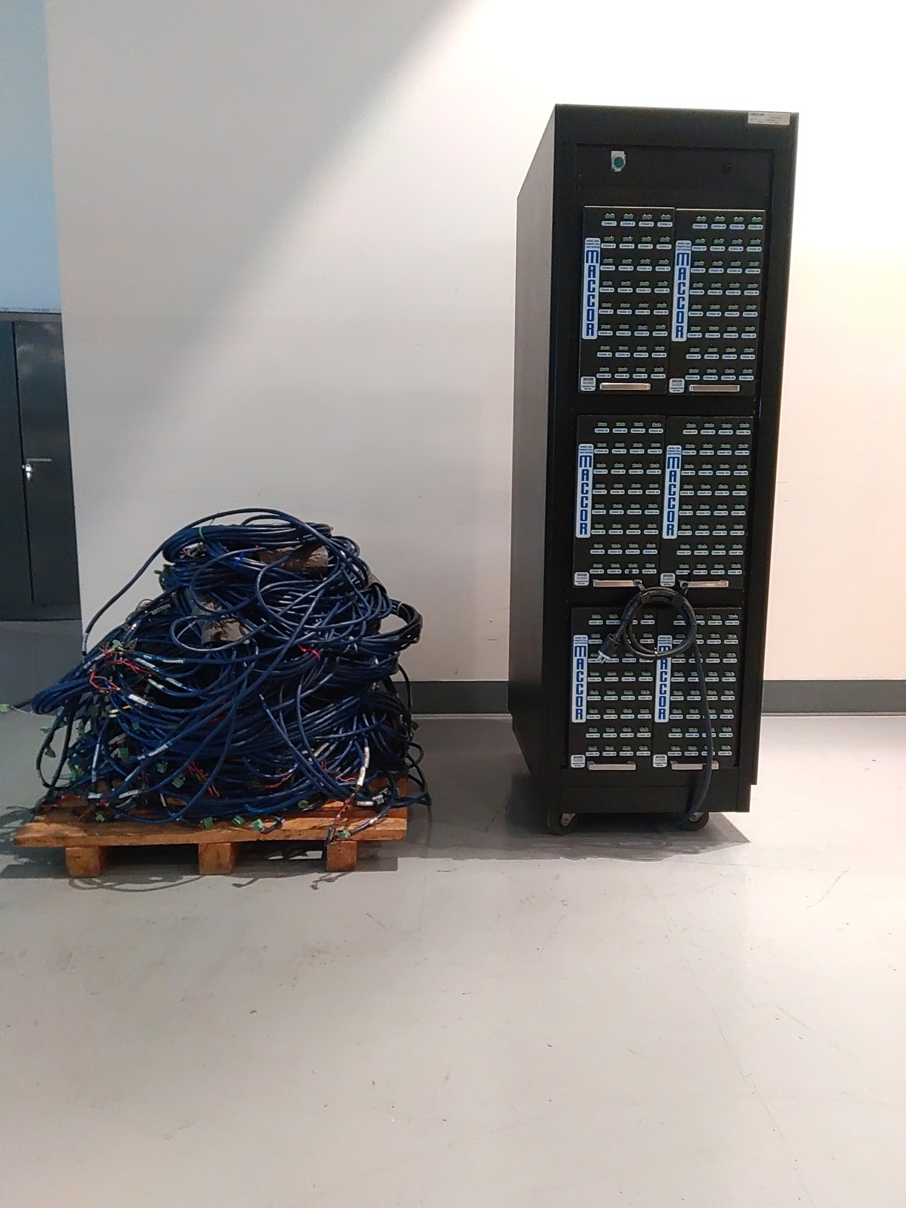 Maccor Test Rack Maccor 3600 Series Primary Cell Test System 192-Channel With Cables ...