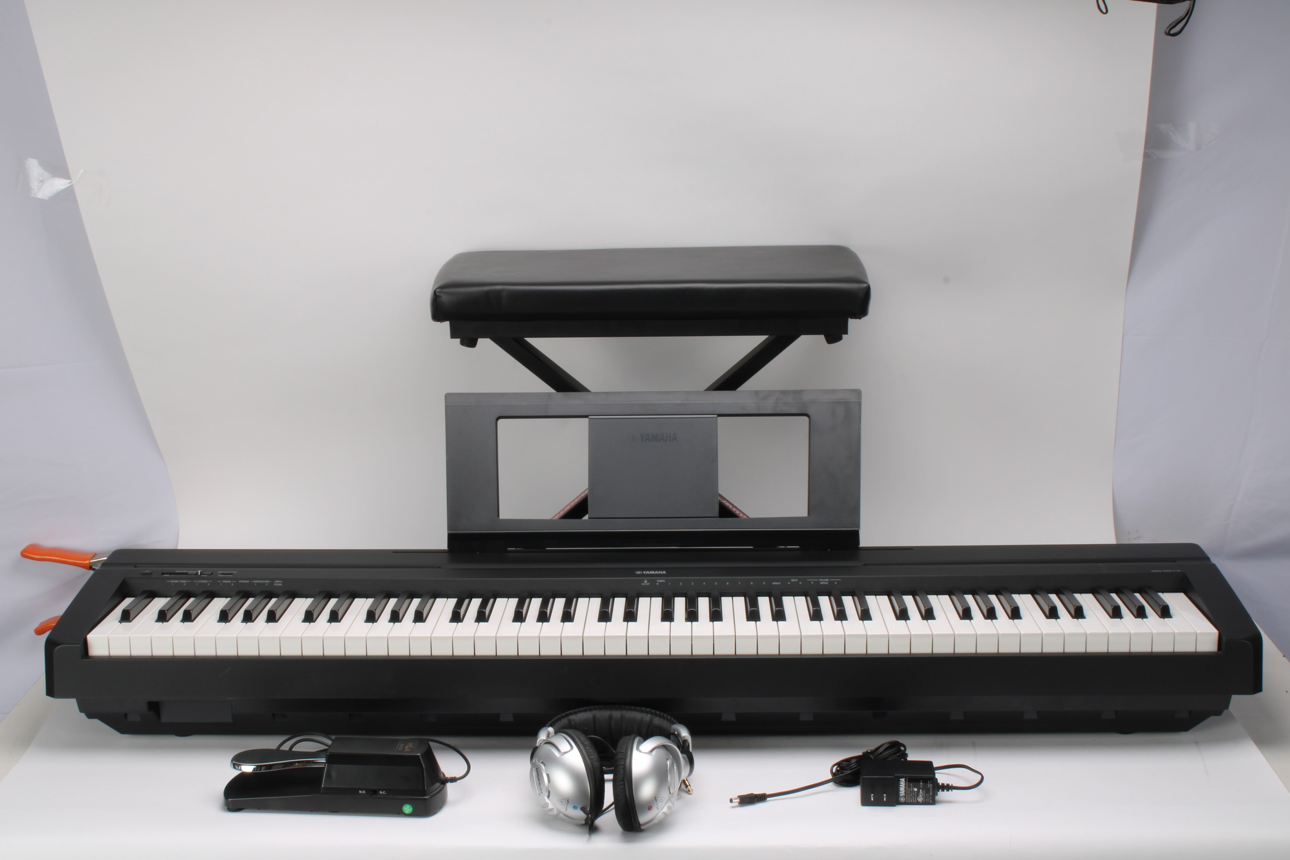Yamaha P 45b Digital Piano Schwarz Gebraucht Yamaha P-45B 88-Key Weighted Digital Piano With Power Supply and Acces