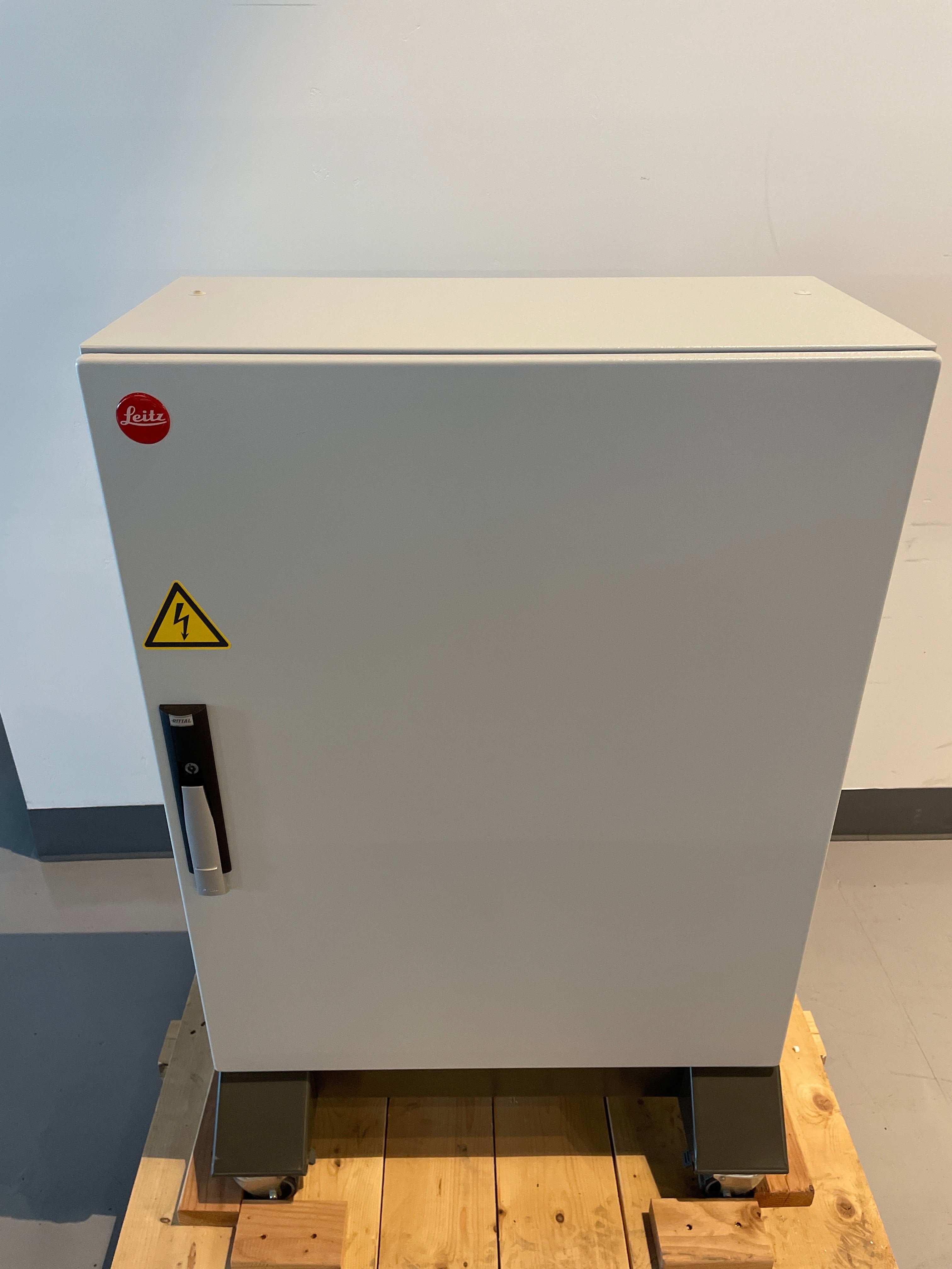 Metrology Rack Unit Hexagon Metrology M00-295-302-000 Cabinet Unit w/ ACM, TSM, ISM Contro ...