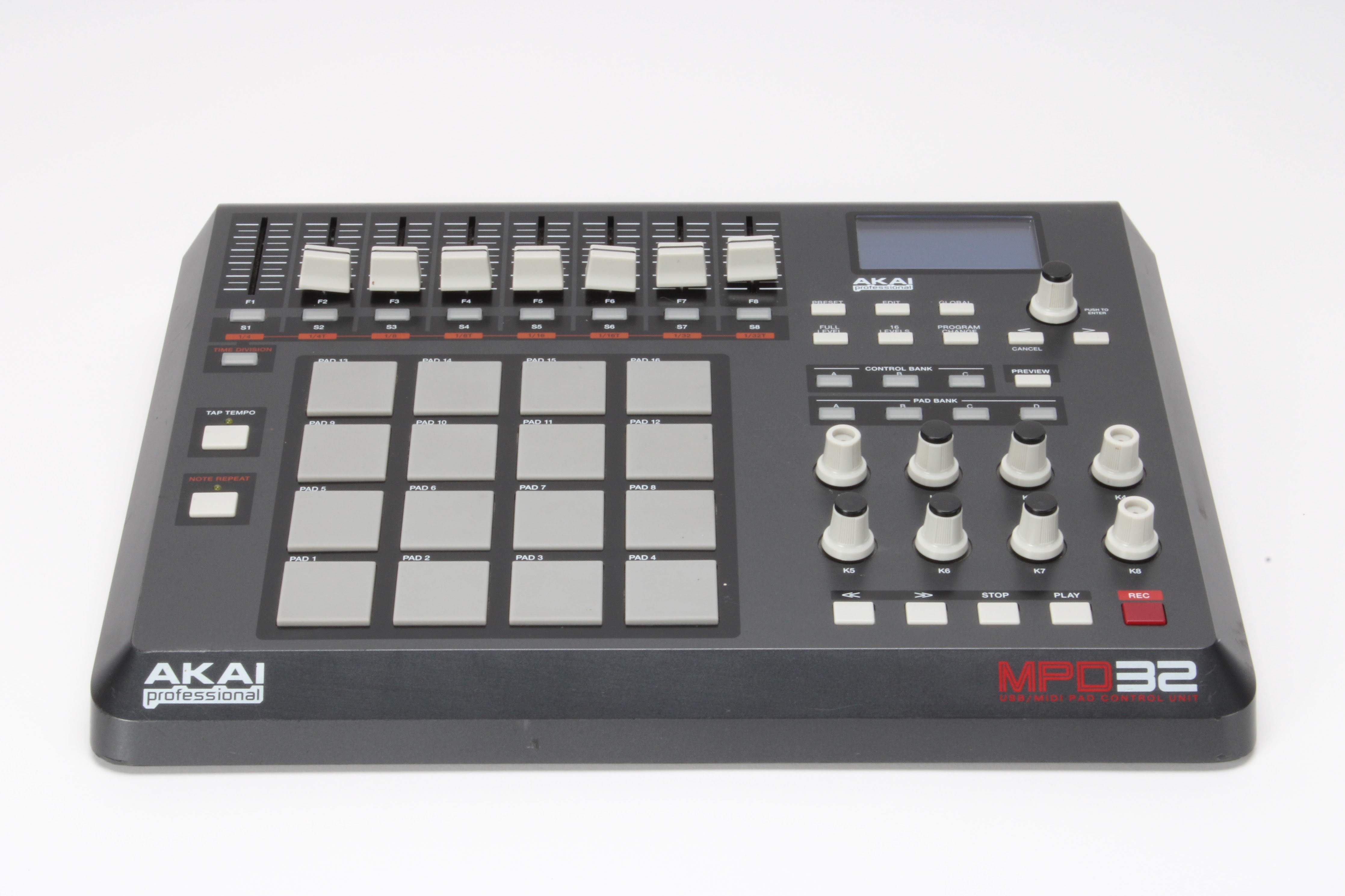 AKAI Professional MPD32 USB/MIDI Pad Controller Unit - Fair Condition ...