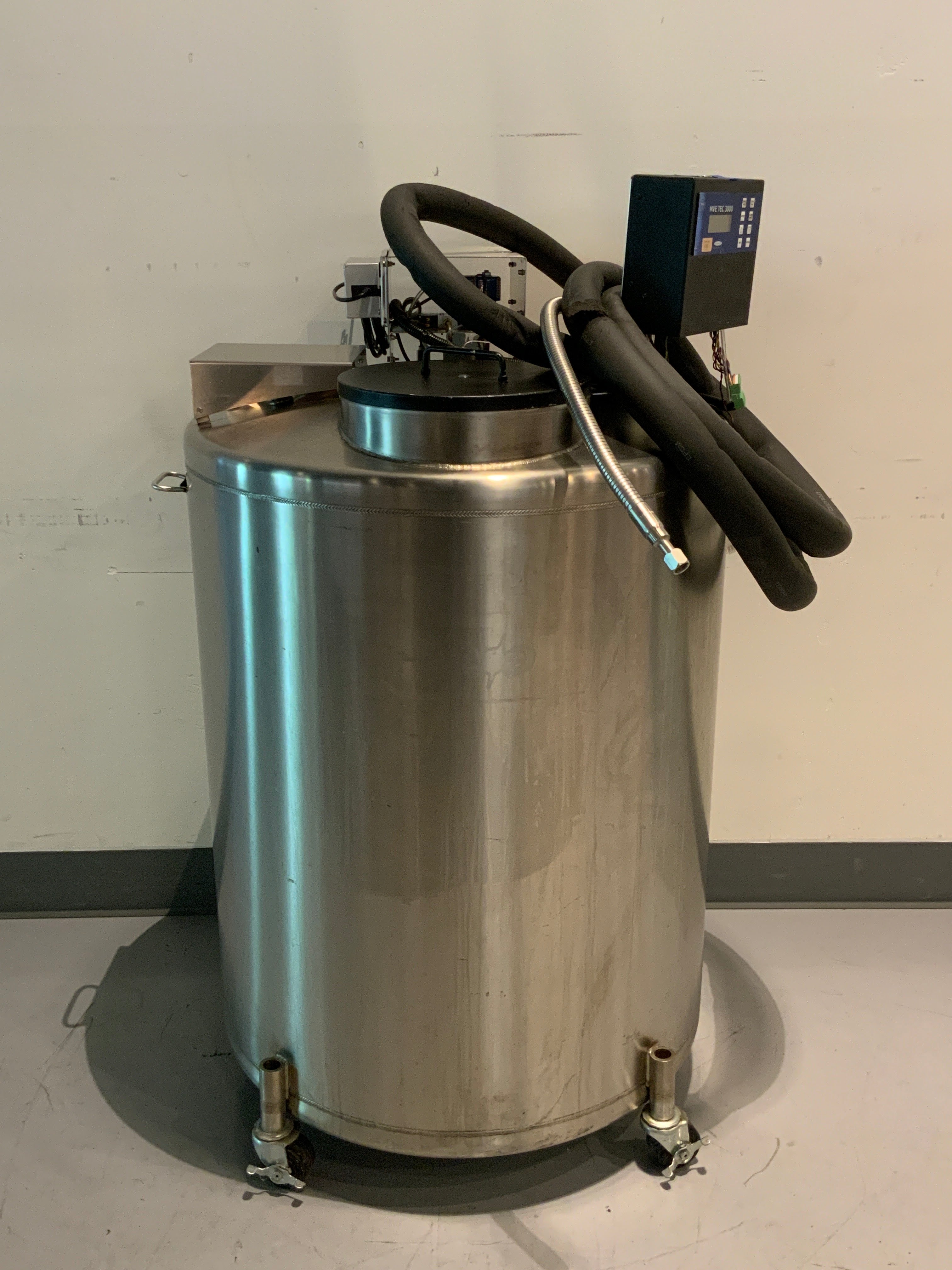 MVE Cryogenics / Chart 810 Eterne F Cryo Storage Tank MVE 810 ETERNE F