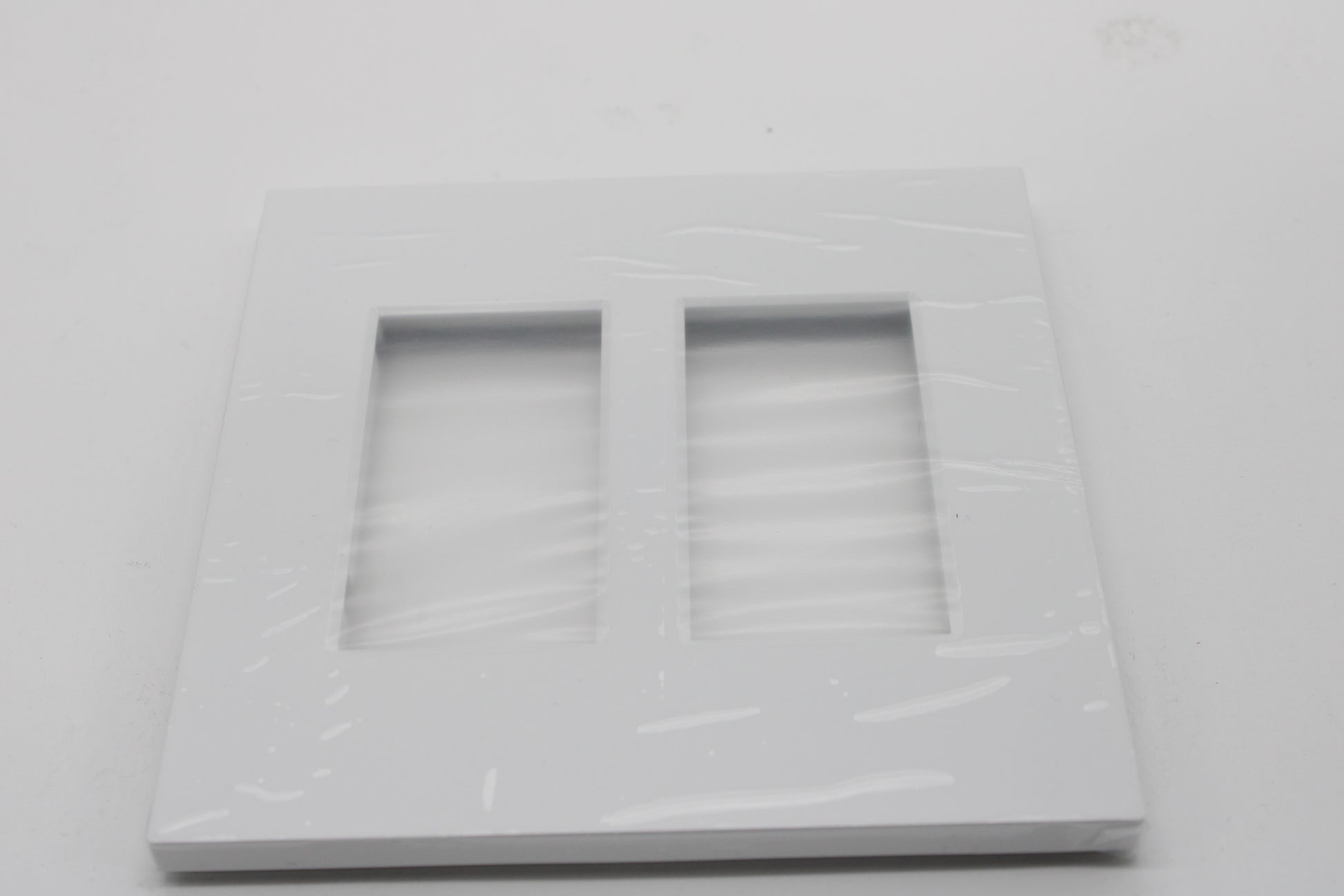 Control4 C4-FP2-C-WH Faceplate 2-Gang Contemporary White – NTC Tech