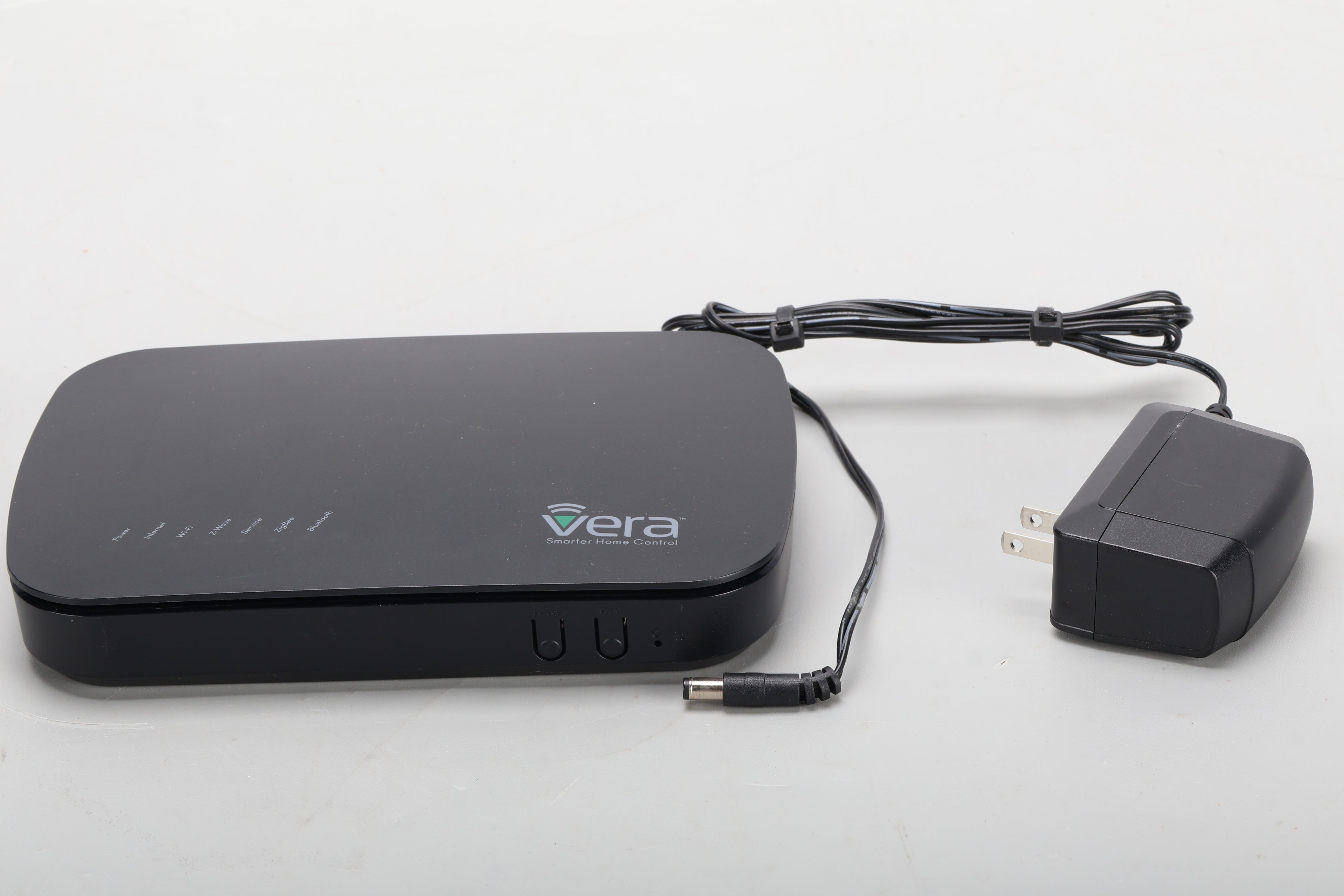 Vera Control VeraPlus‑US Smart Home Controller With Power Supply – NTC Tech