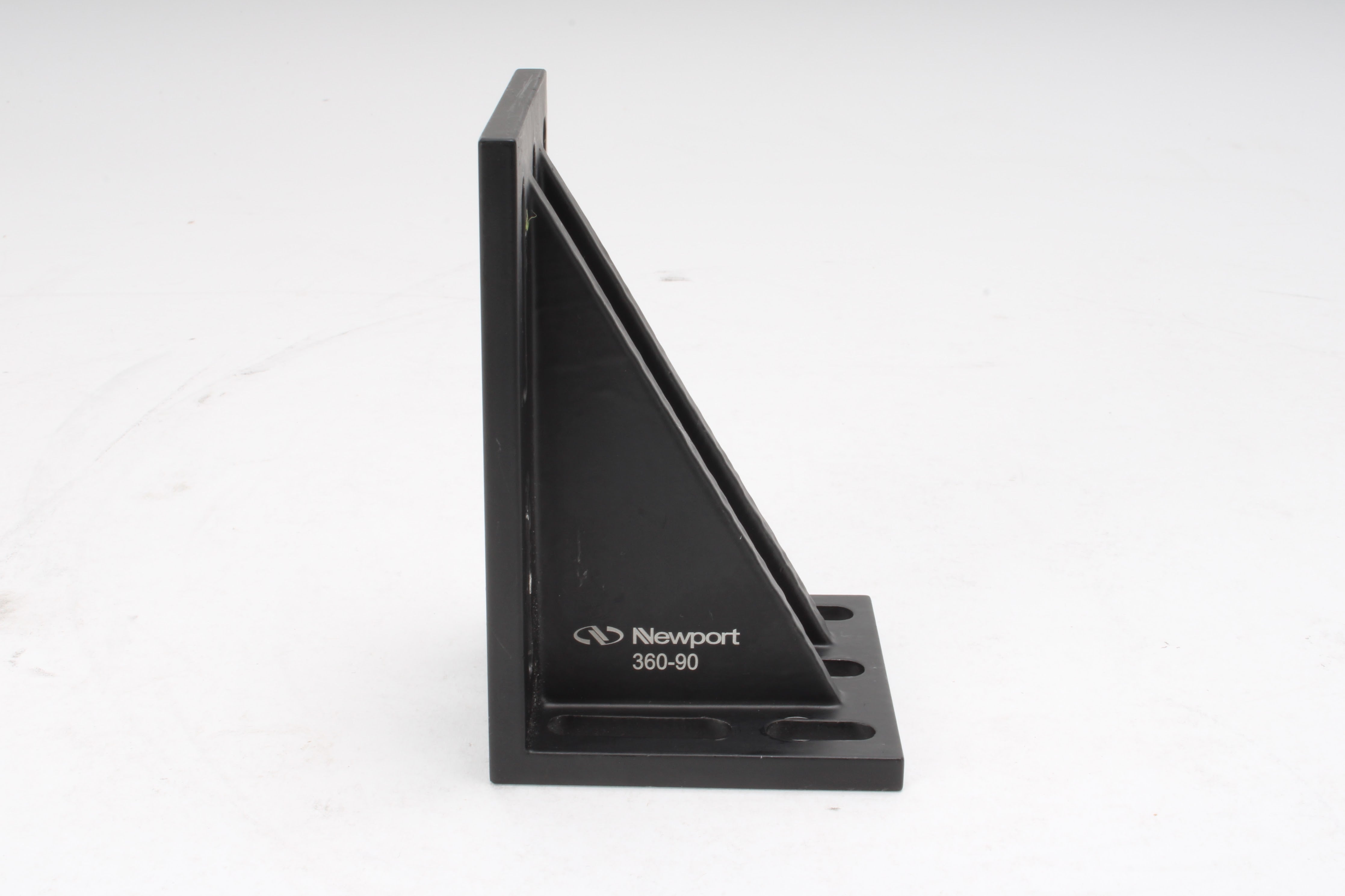 Newport 360-90, Angle Bracket, 90d Degree, Slotted Faces – NTC Tech