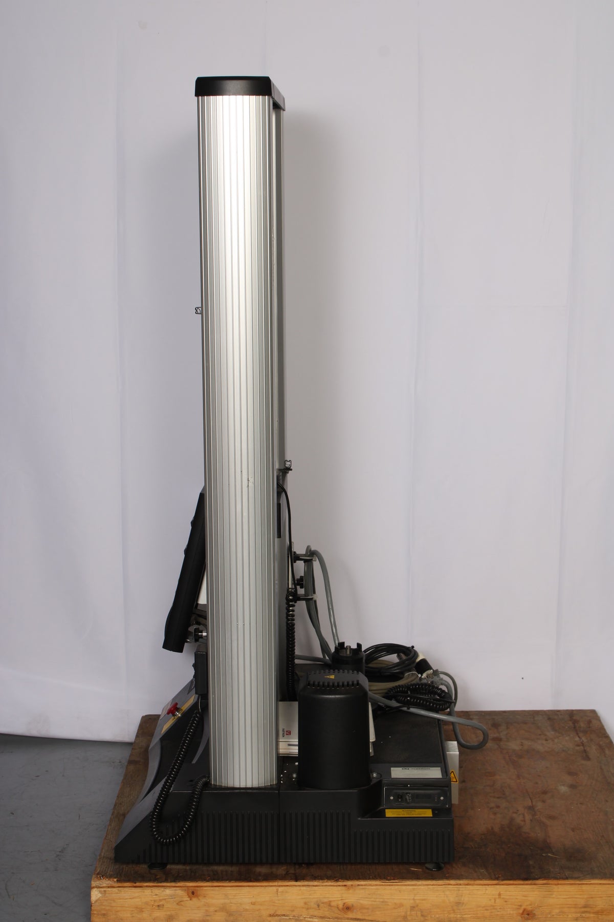 Instron Compression Instrument Instron 4464 Standard 2kN 450lb Tensile & Compression Testing Machine ...