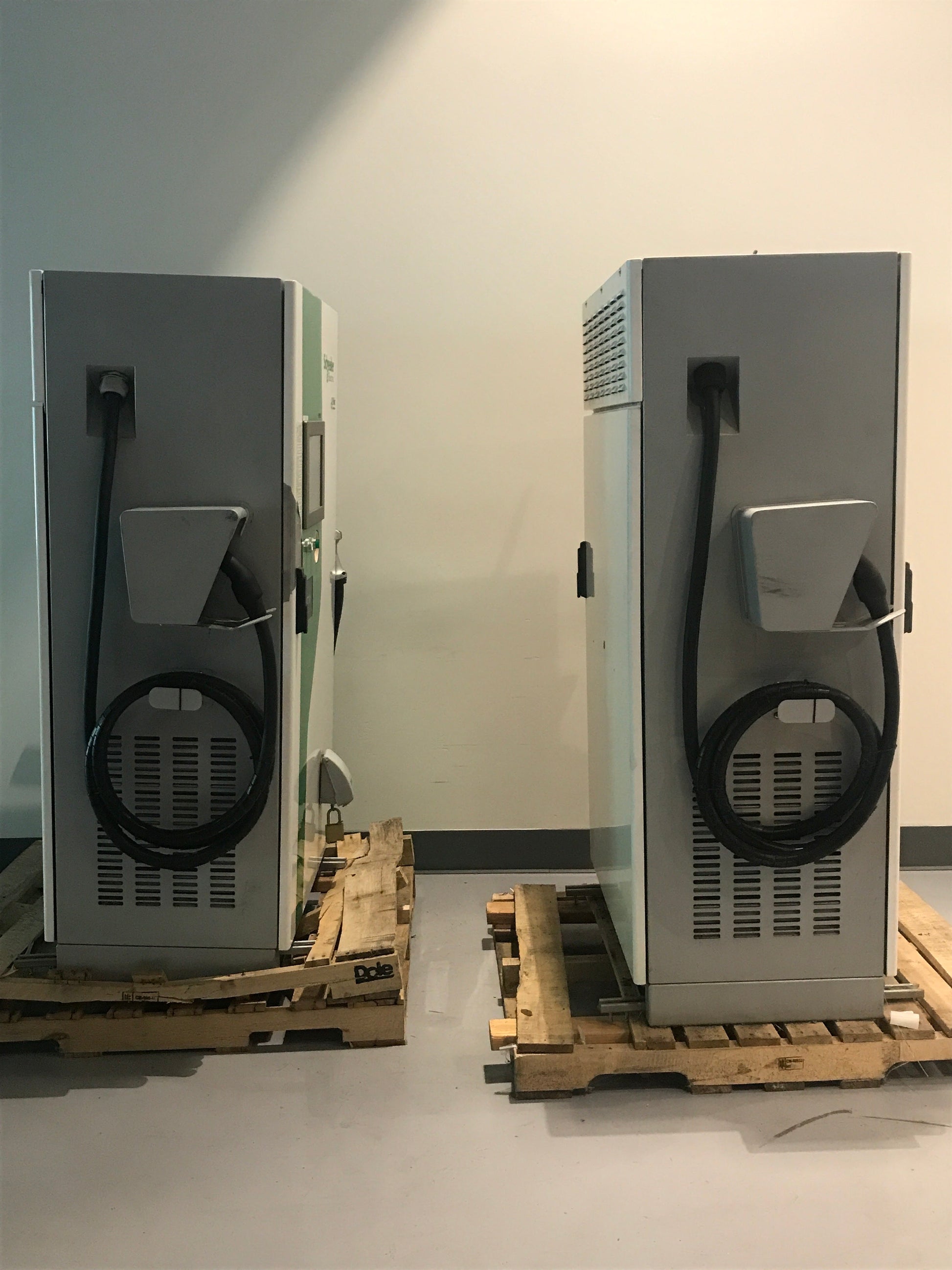 10-693698