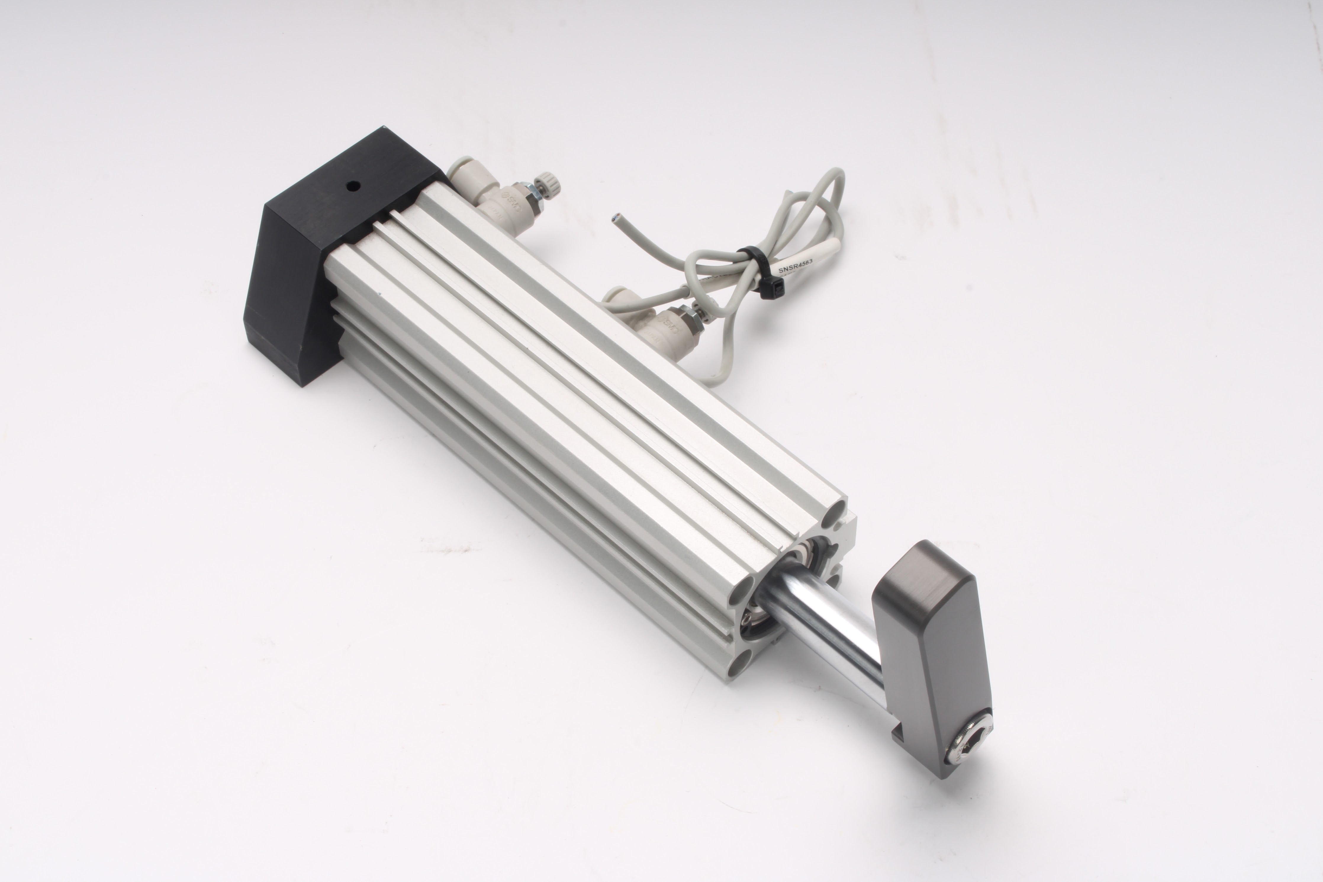 SMC MK2TB32-20R Clamp Cylinder with 2x SMC D-M9P Sensors – NTC Tech