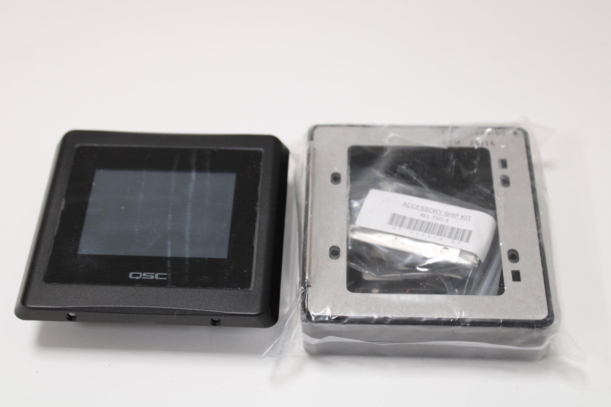 QSC TSC-3-BK Q-SYS High Definition Networked Touchscreen Controller ...
