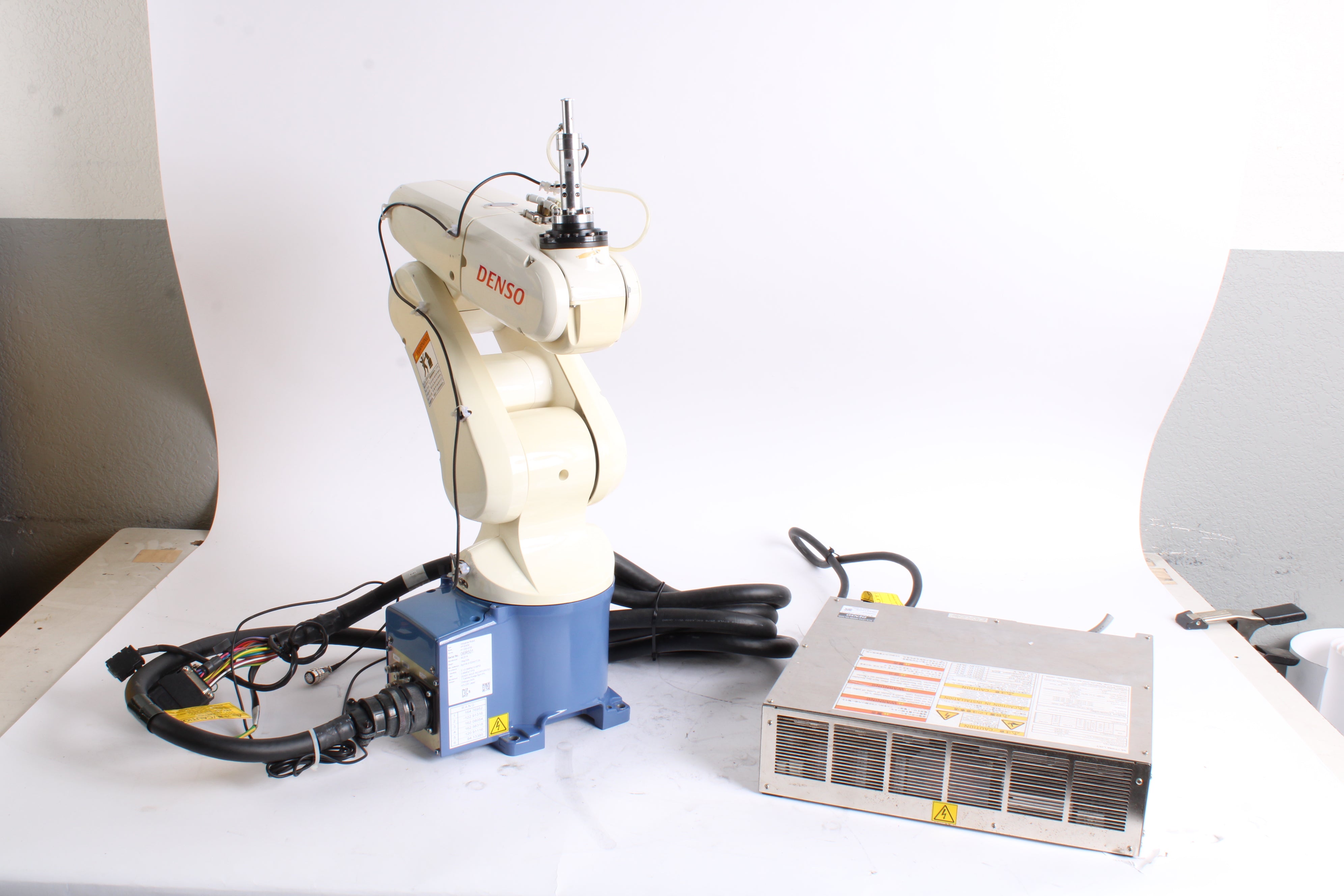 Denso Wave VP-6242M Industrial Robot Arm Denso RC8-VPA0-NNNM-NN-NNN Co ...