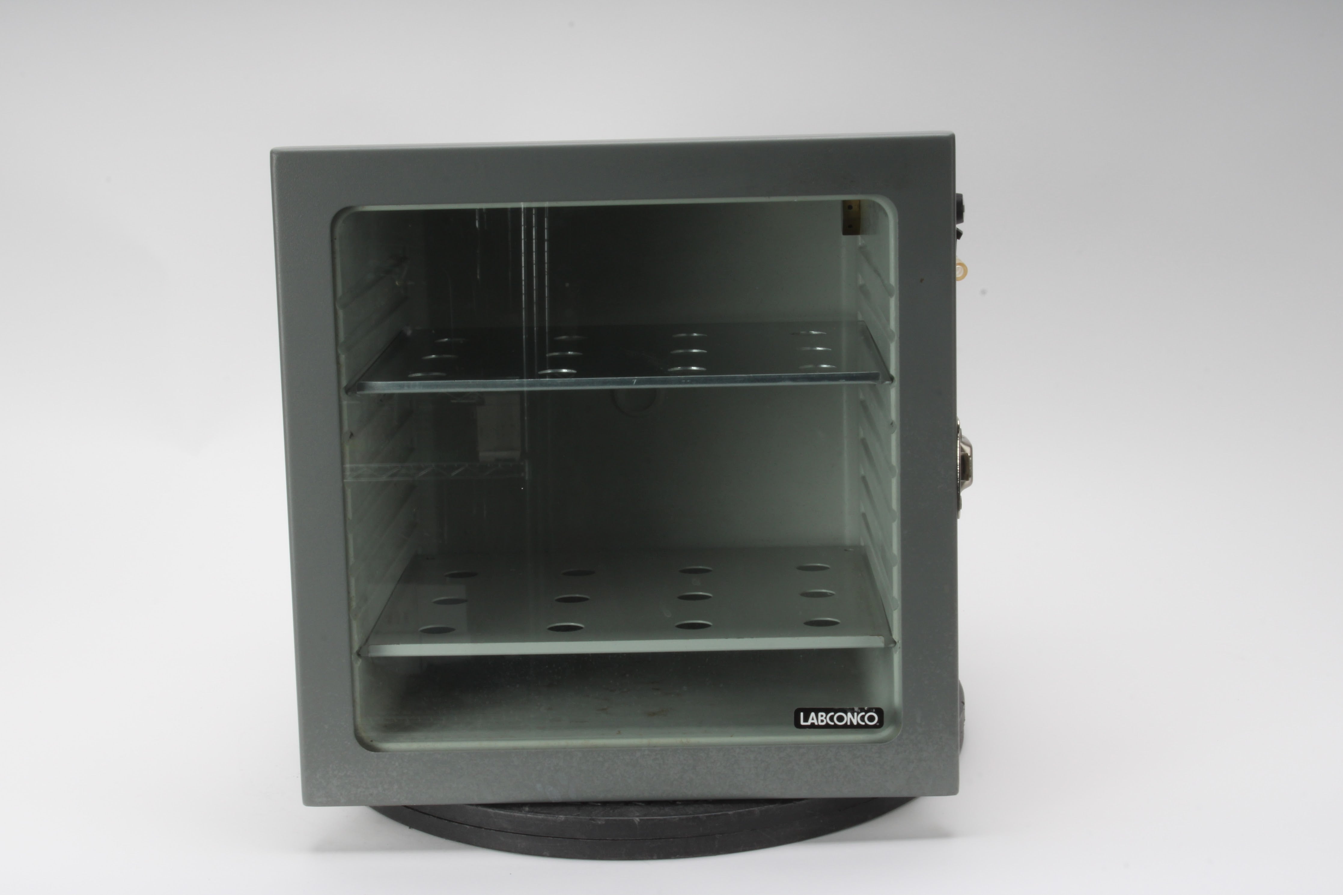 Labconco 5530000 Vacuum Desiccator Cabinet With 2x Racks - Fair Condit ...