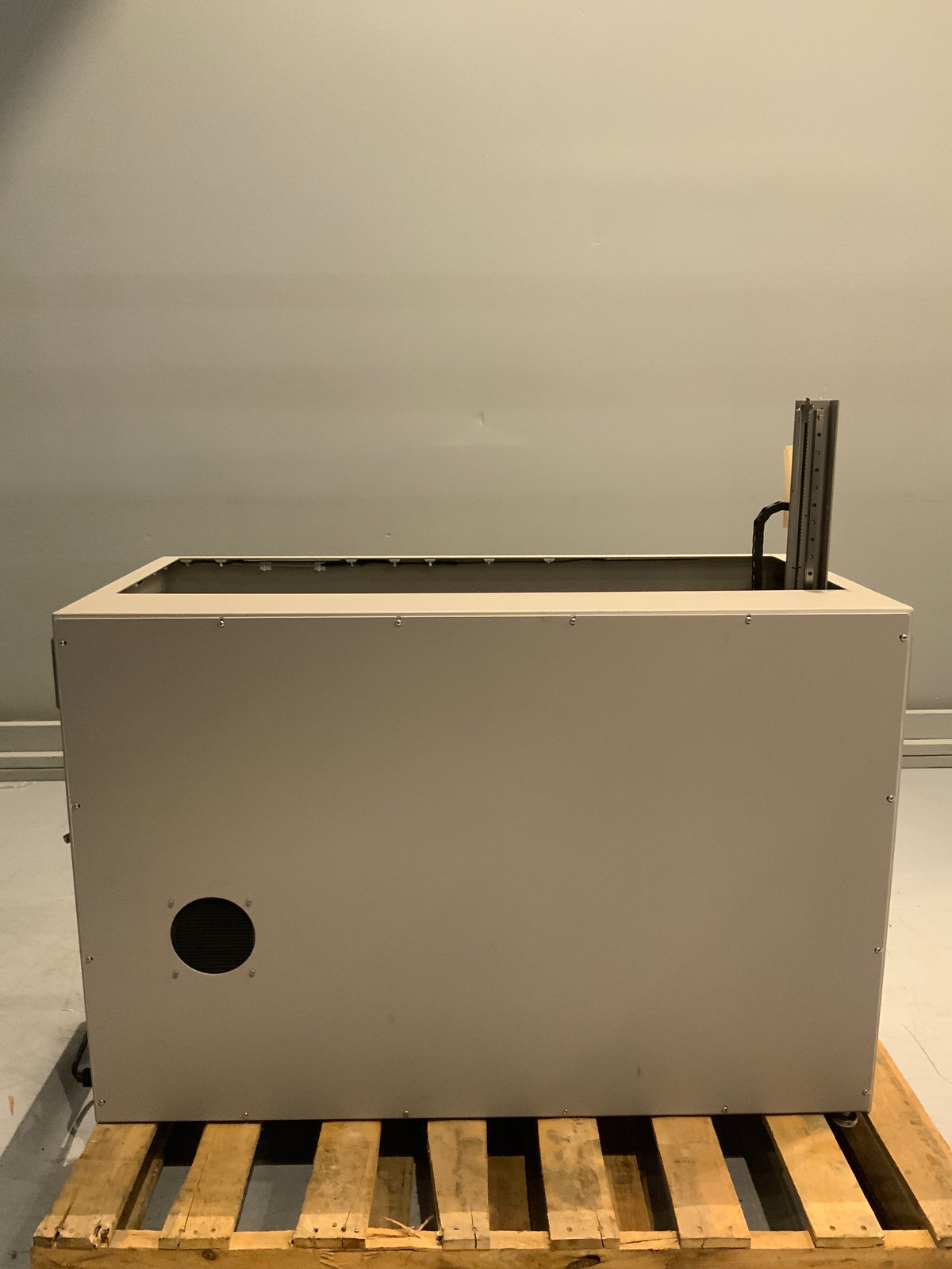 10-890381