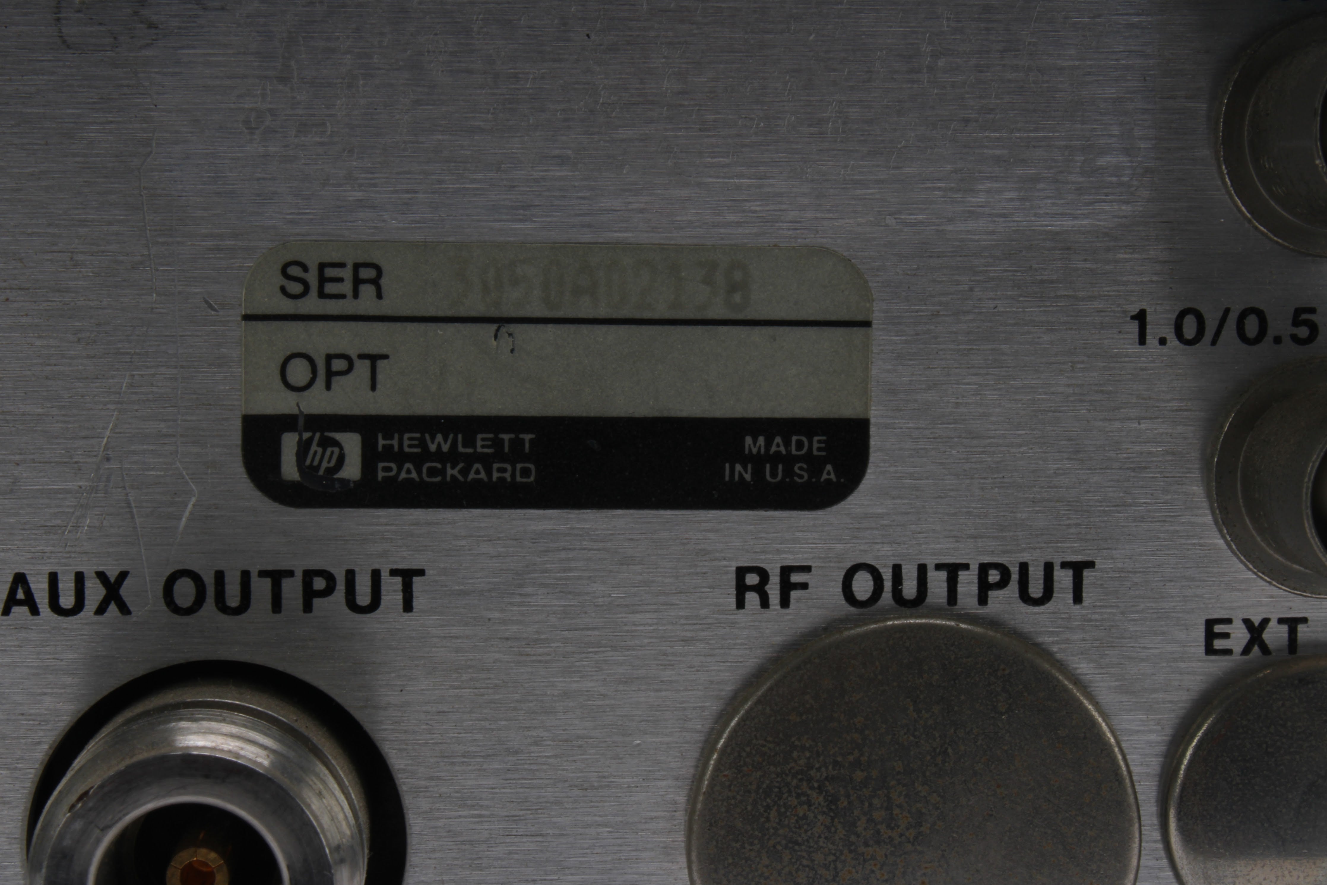 Hewlett Packard HP 8350B Sweep Oscillator W/ 83592B 10 MHz-20 GHz