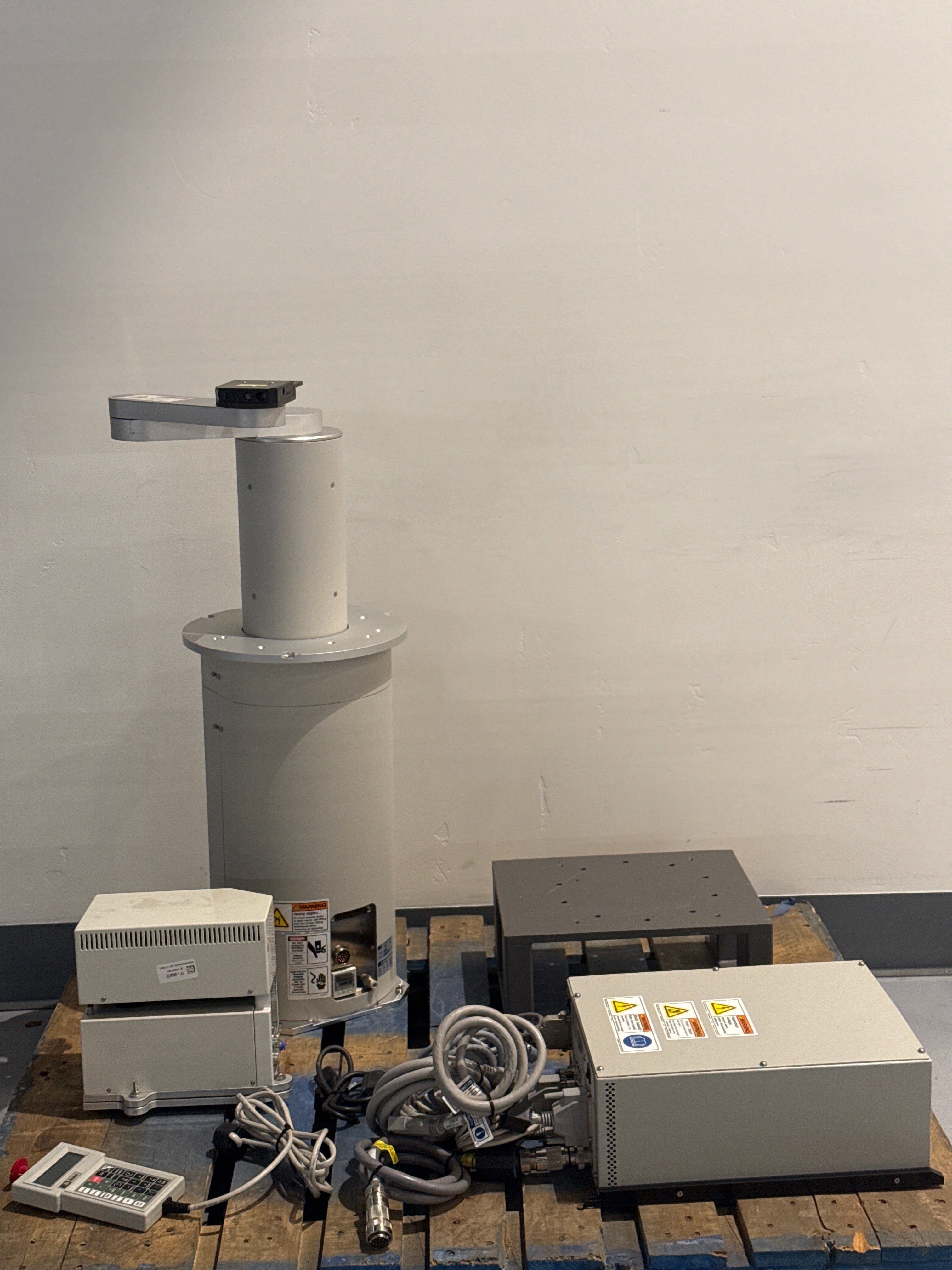 Brooks Automation Series 8 Controller 146832 w/ Wafer Robot 152465 + 0 ...