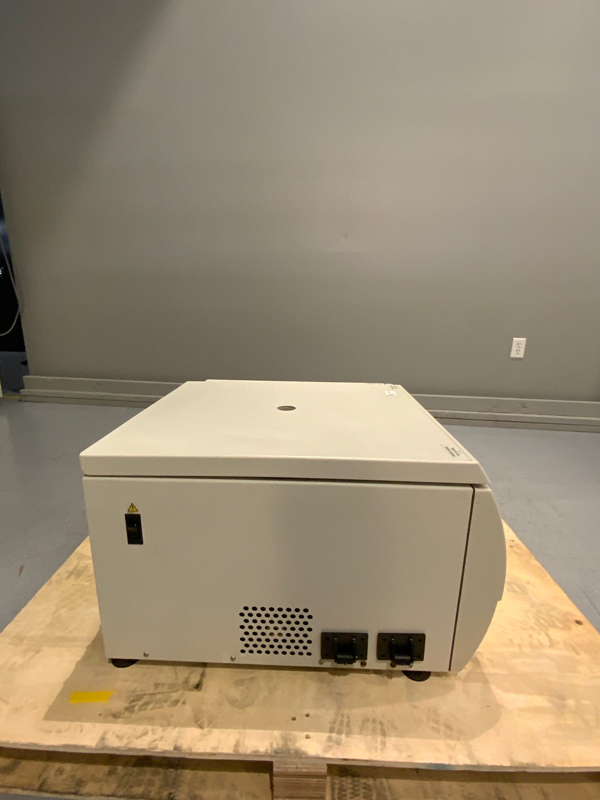 10-890387