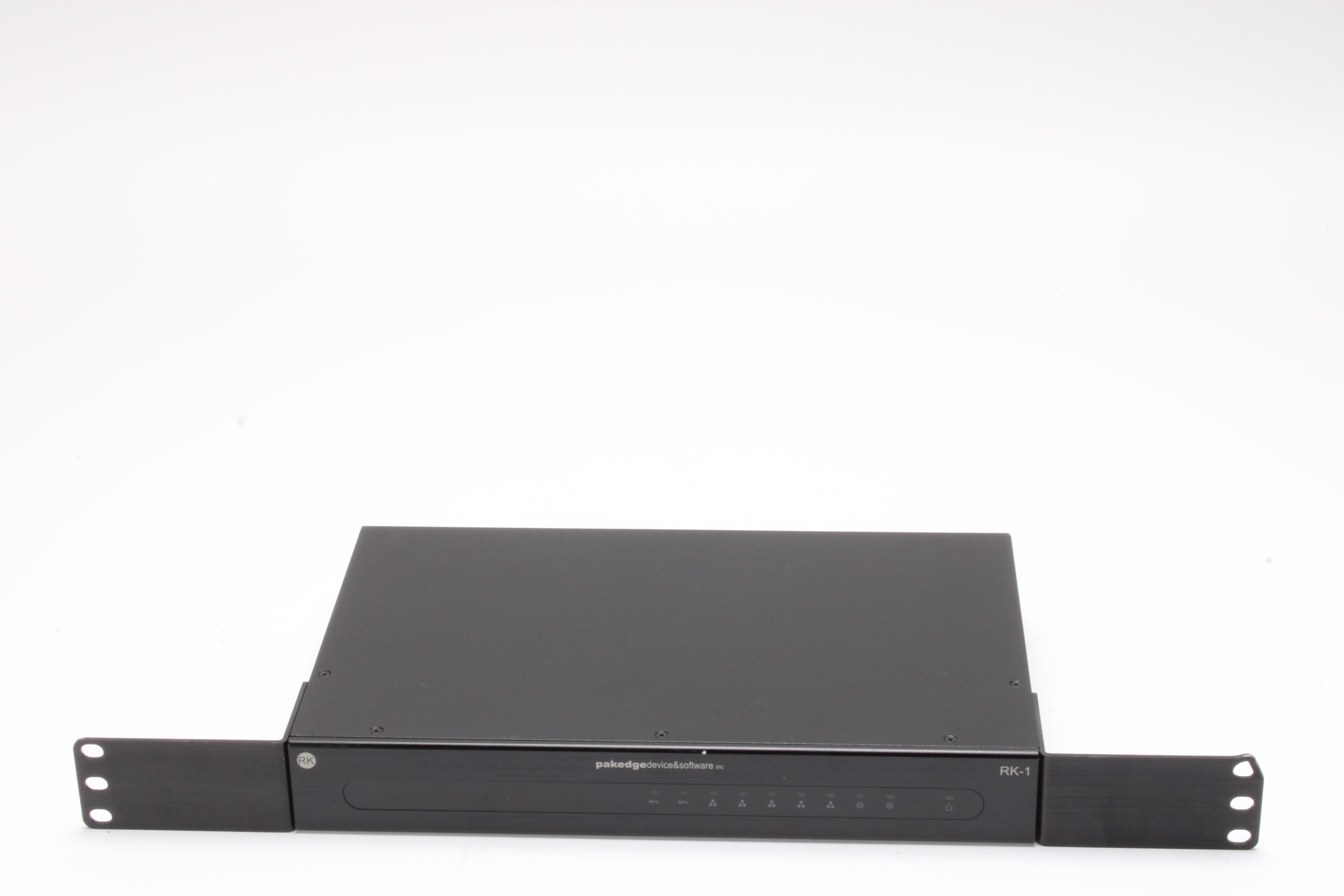 Pakedge RK-1 High-Speed Gigabit AV Router With Rack Ears – NTC Tech