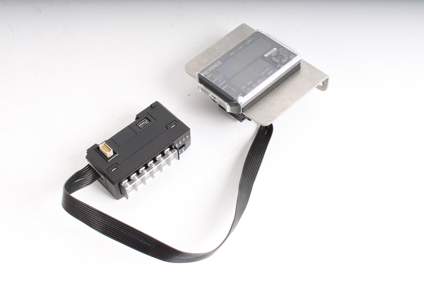 Keyence IL-1500 Amplifier Unit With Keyence DL-RS1A Communication Modu ...