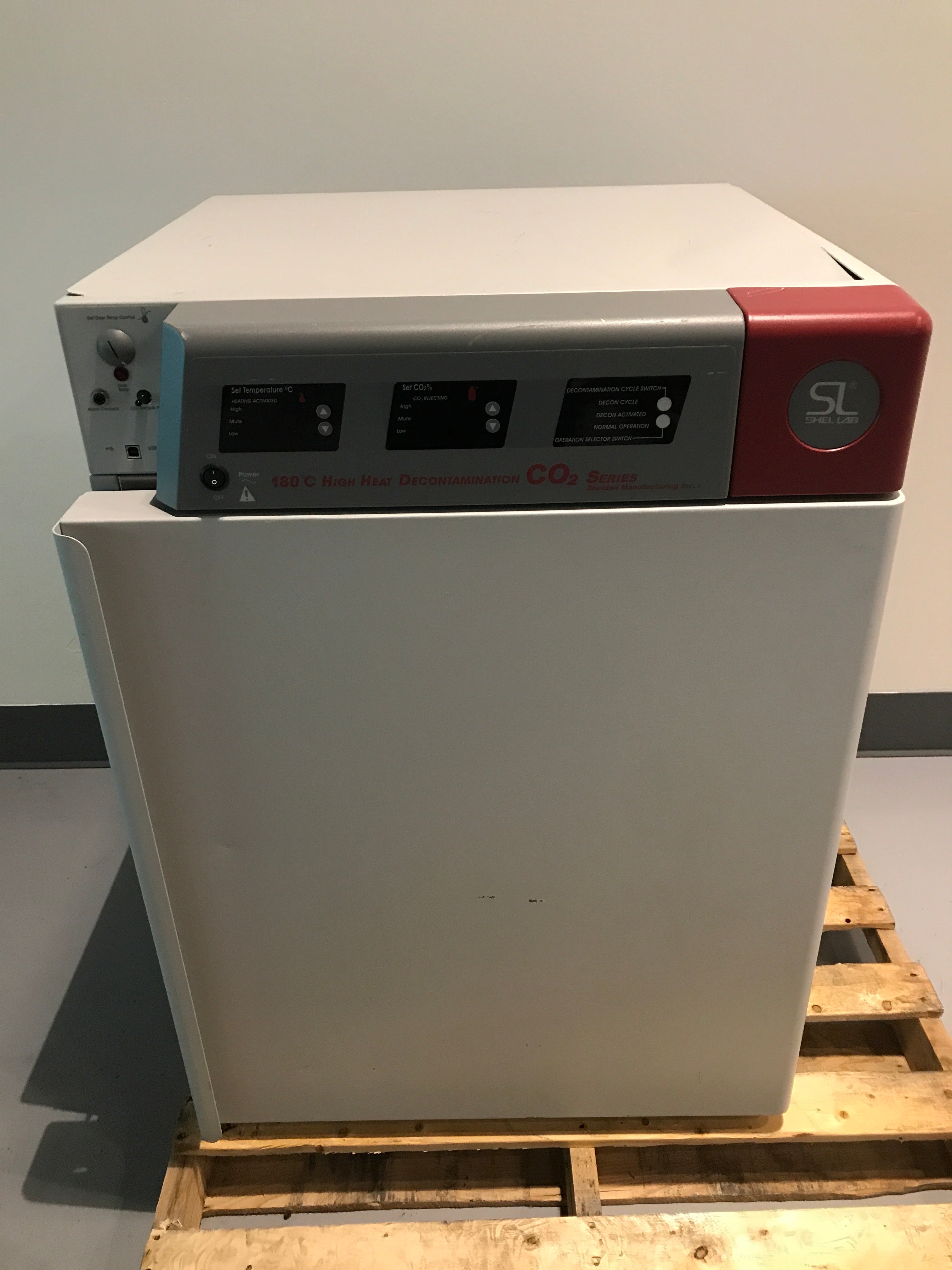 Sheldon Shel Lab RF-3552 180C High Heat Decontamination C02 Incubator ...