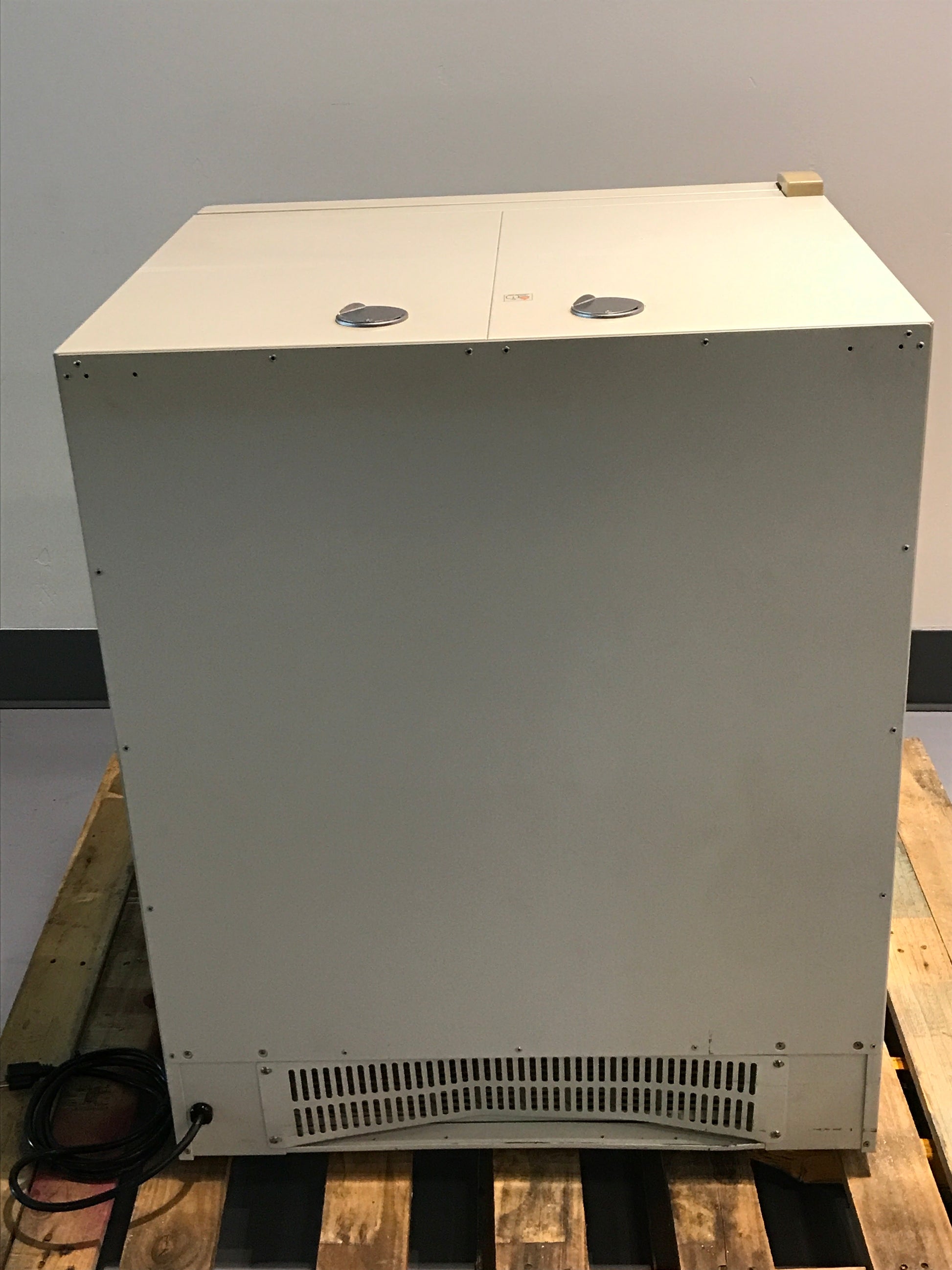 Yamato DKN602C Programmable Constant Temperature Oven 115V With 4x She