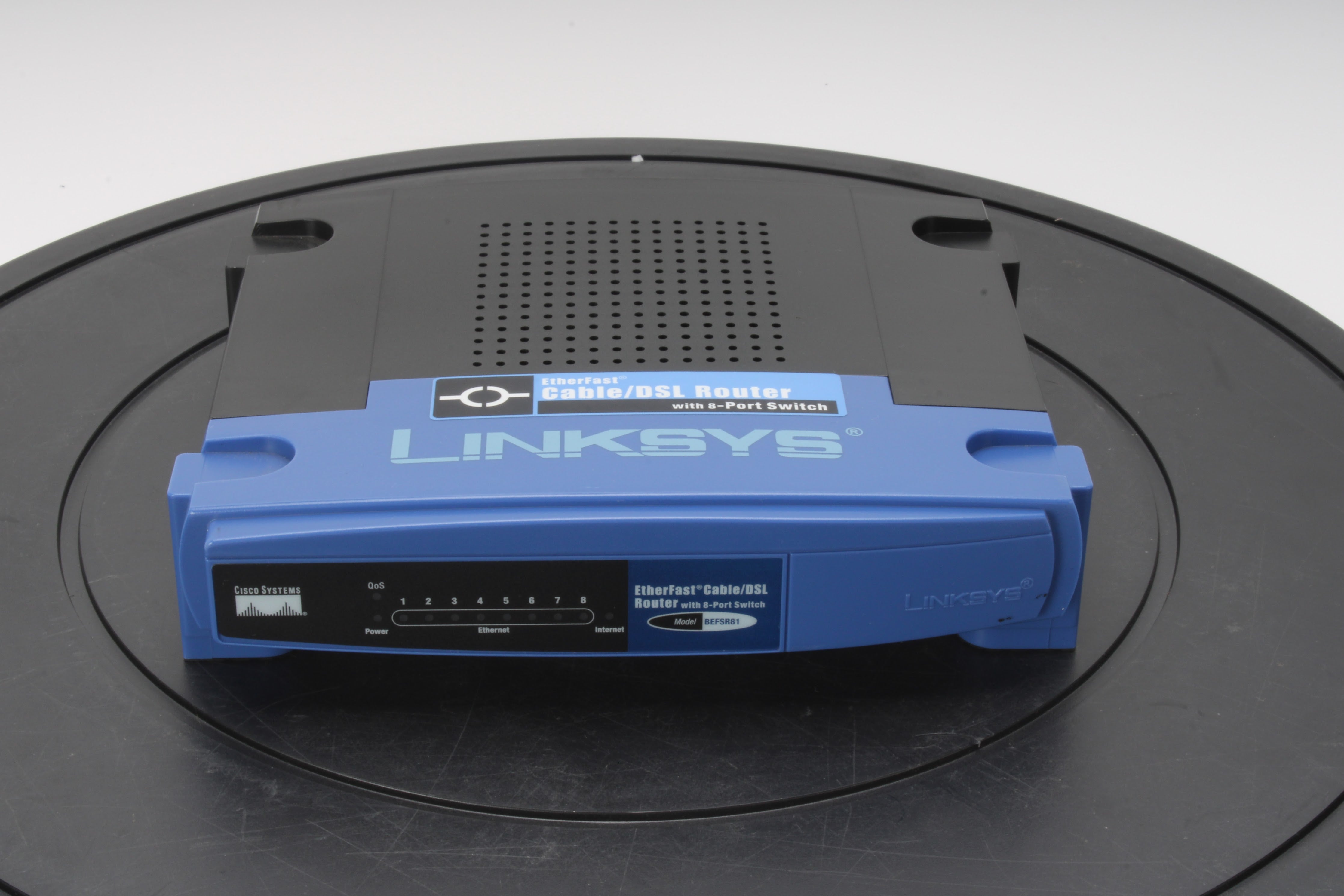 Linksys BEFSR81 8-Port 10/100 EtherFast Cable/DSL Router Version 3.1 ...