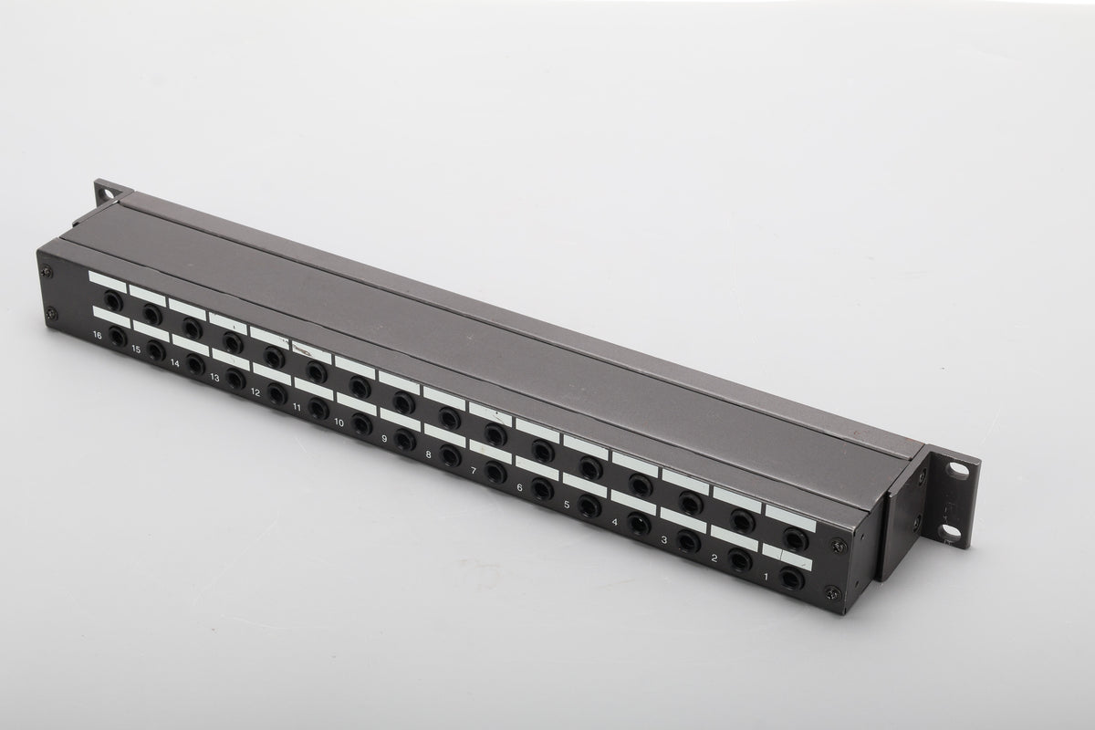 Long Patchbay Rack Hosa PHB-184 32-Point Patch Bay With Rack Ears – NTC Tech