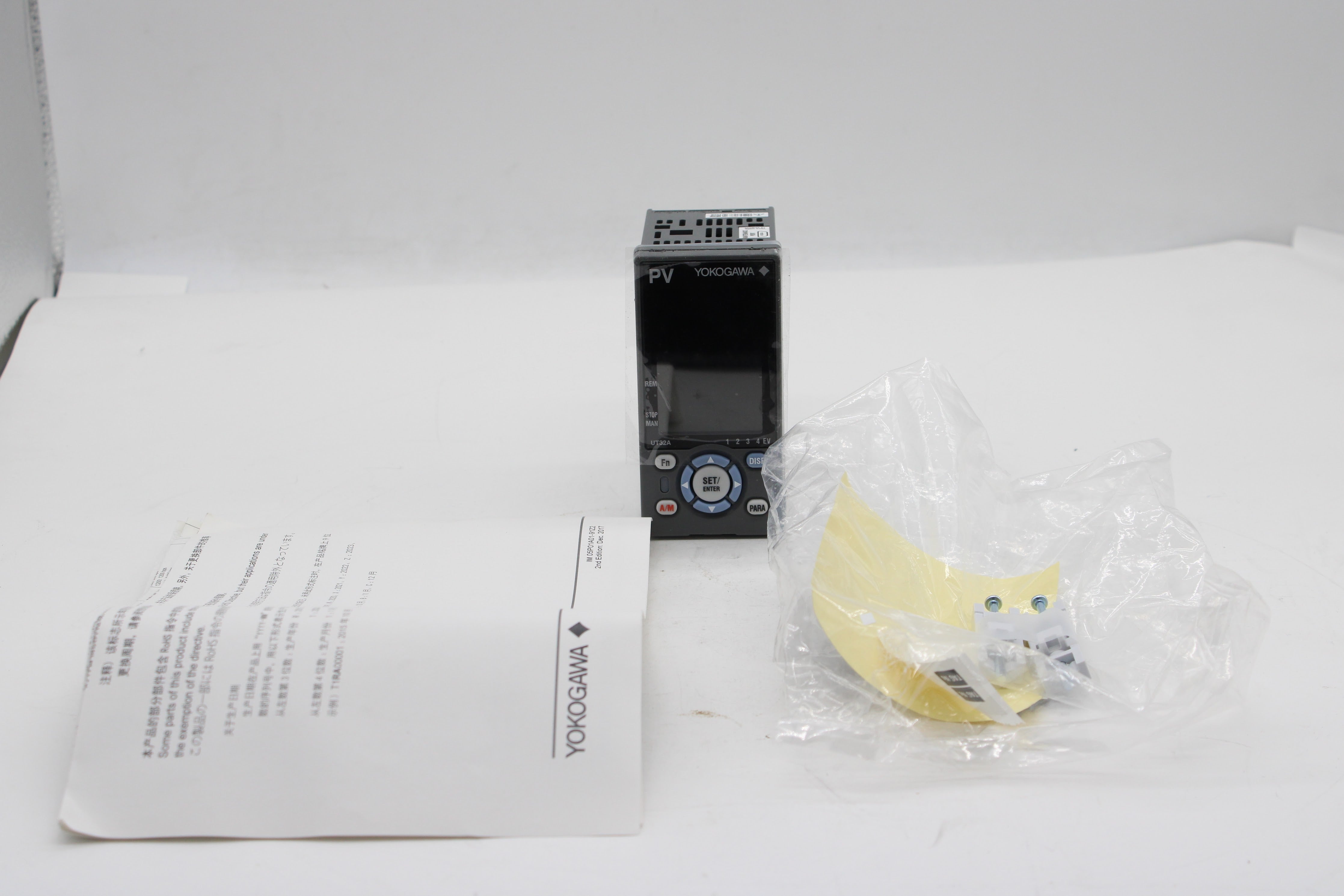 Yokogawa UT32A General Purpose Temp Controller UT32A -210-11-00 - New ...