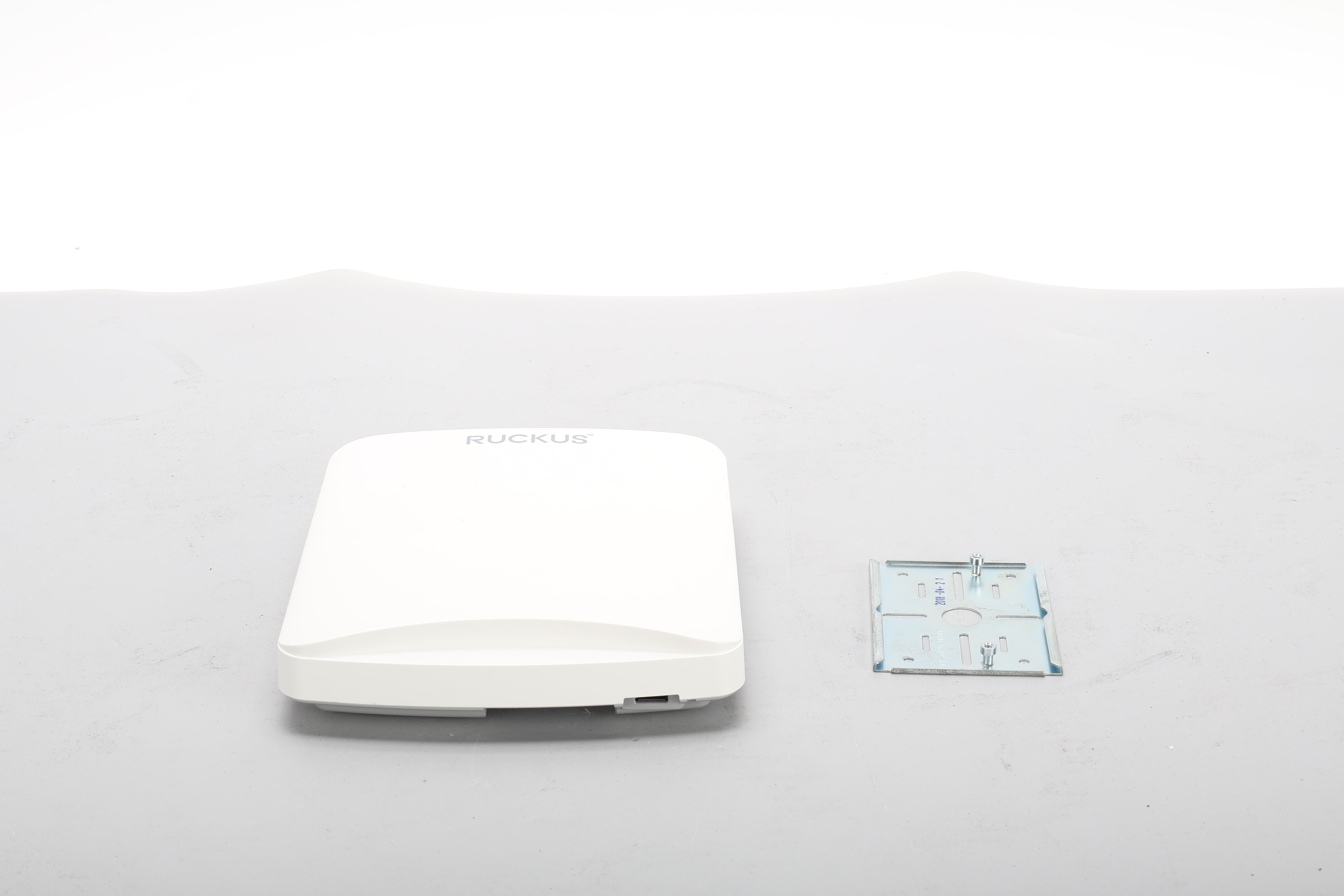 Ruckus Ap R650 Shell Ruckus R650 Wireless Access Point 901-R650-US00 With Mount – NTC Tech