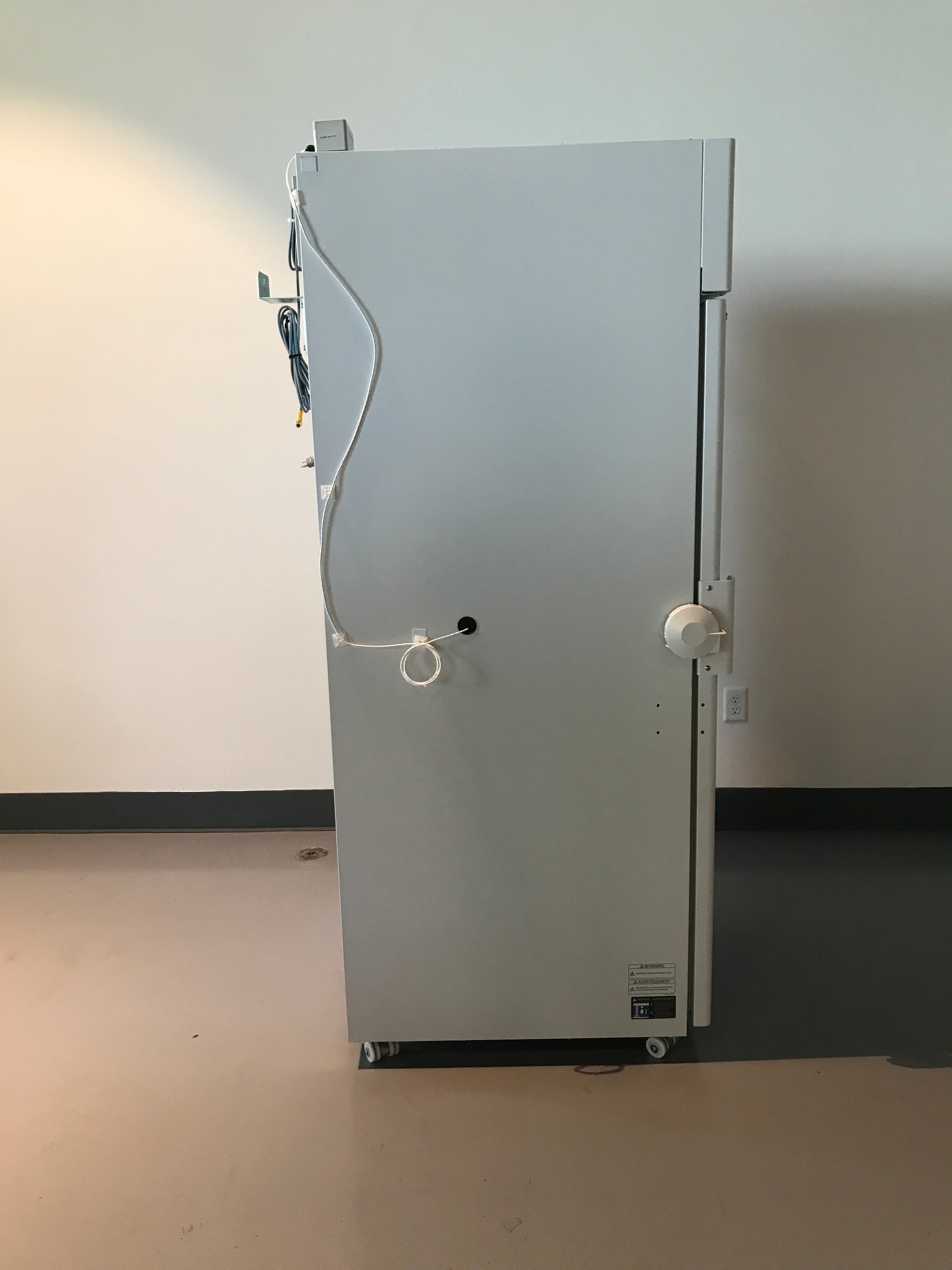 PHCBI MDF-U731M Biomedical Freezer MDF-U731M-PA - Cracked Door
