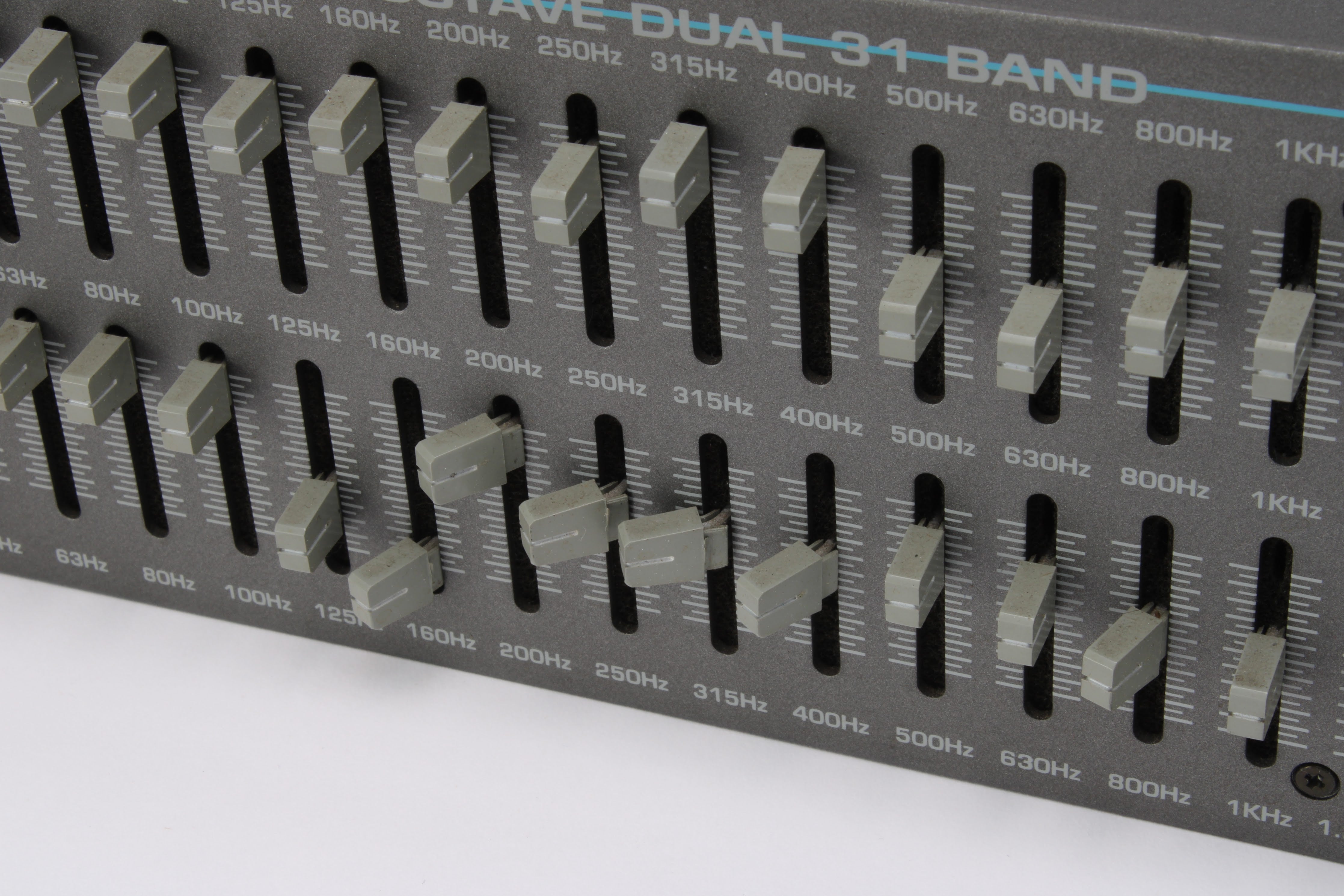 Samson E62 1/3 Octave Dual 31 Band Graphic Equalizer With Rack