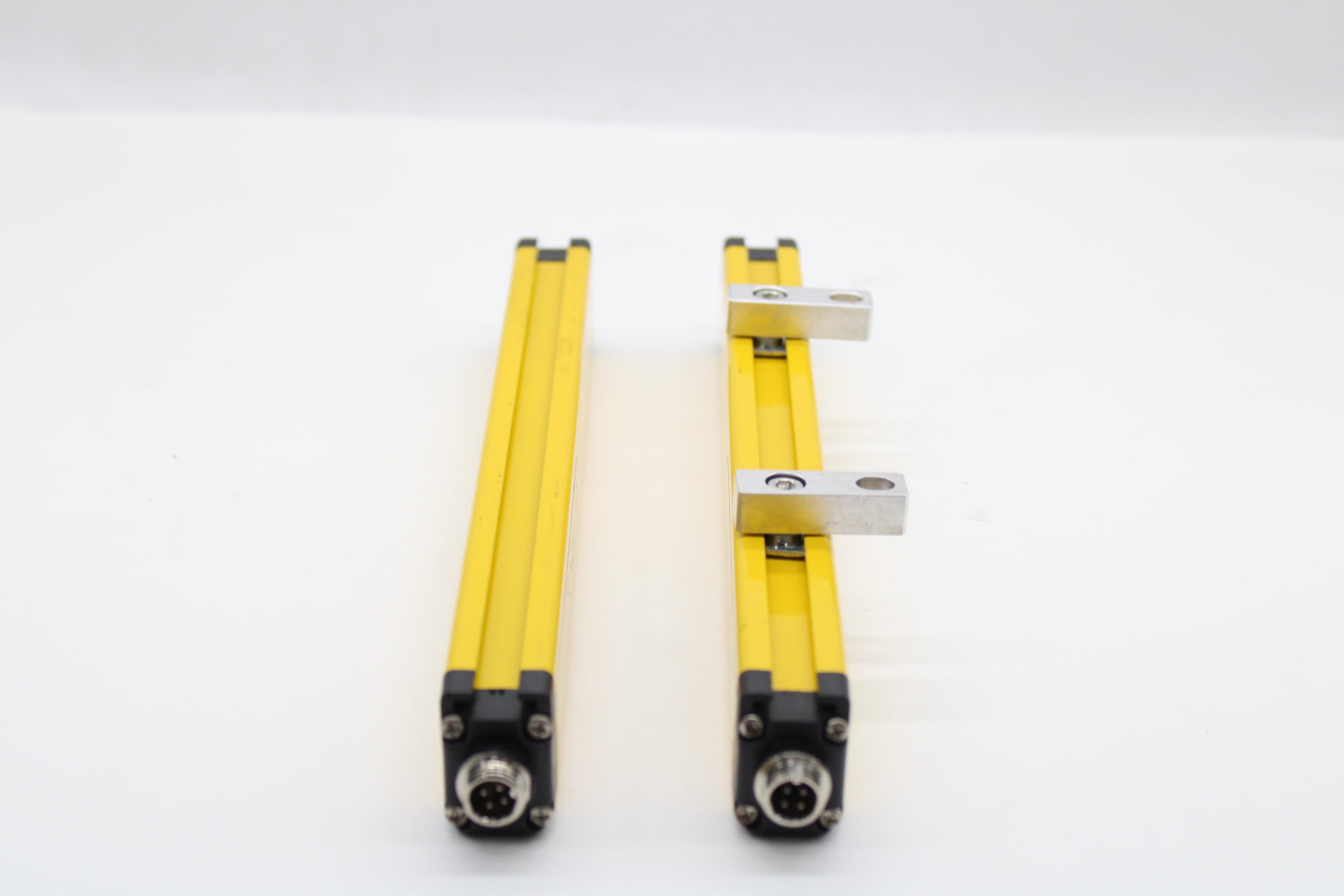 Sun Share STC20-A12N-(S) and STC20-A12N-(R) Safety Light Curtain Pair ...