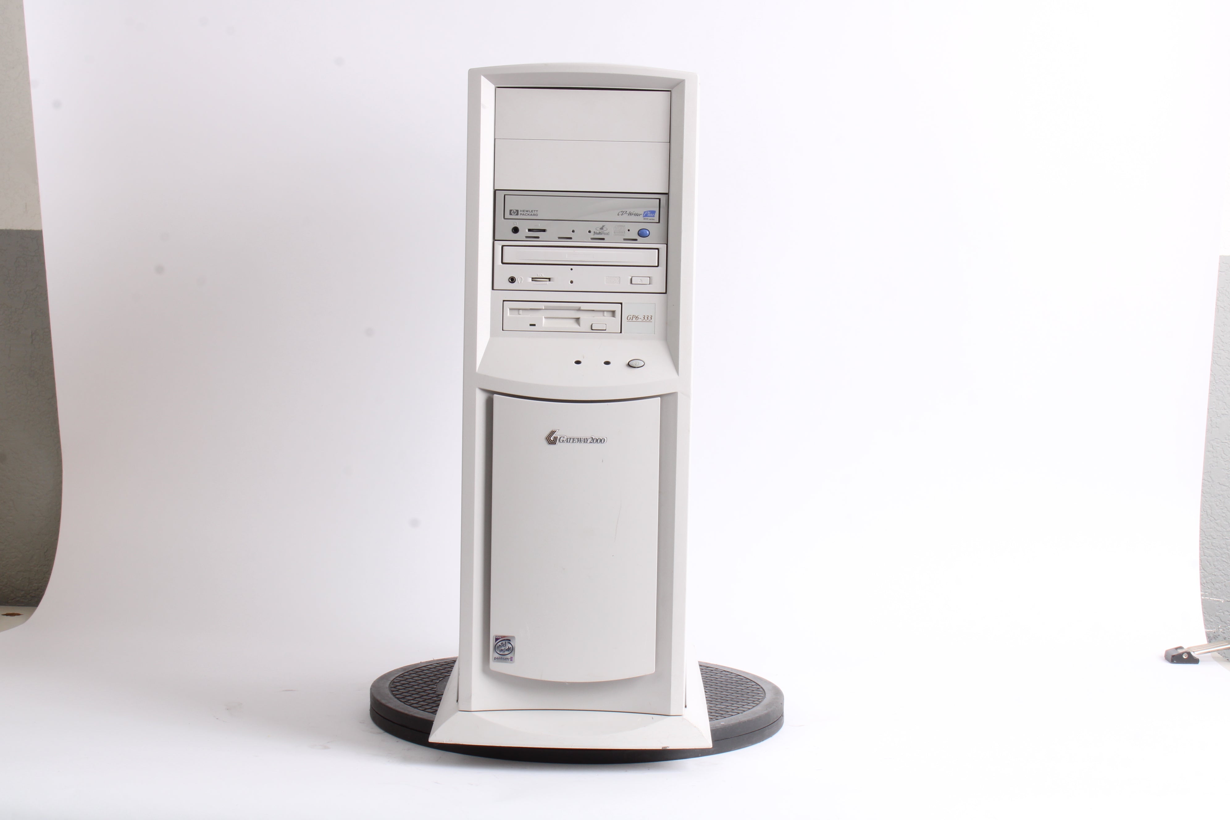 Gateway 2000 GP6-333 Computer w/ Intel Pentium II CPU @ 333 MHz