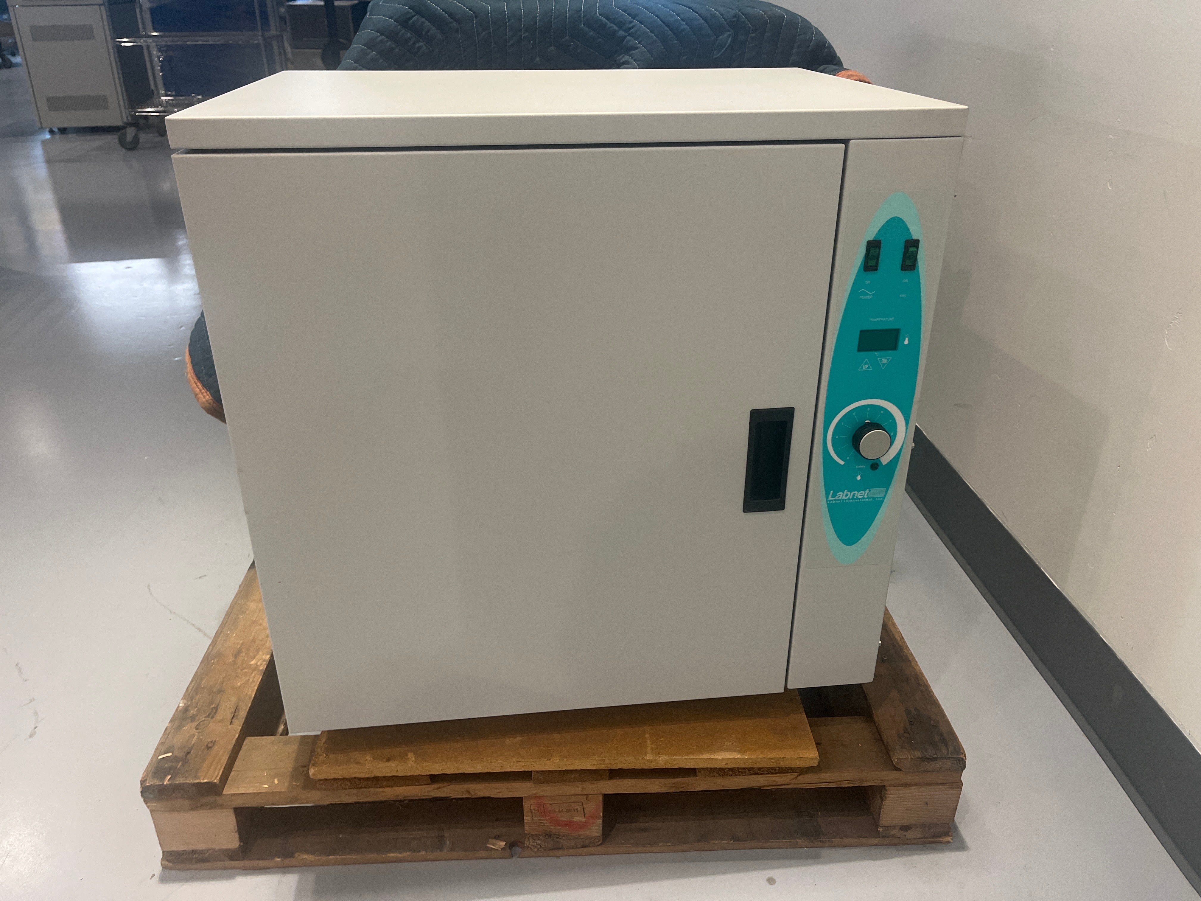 Labnet 311D Digital Laboratory Incubator 9120585 – NTC Tech