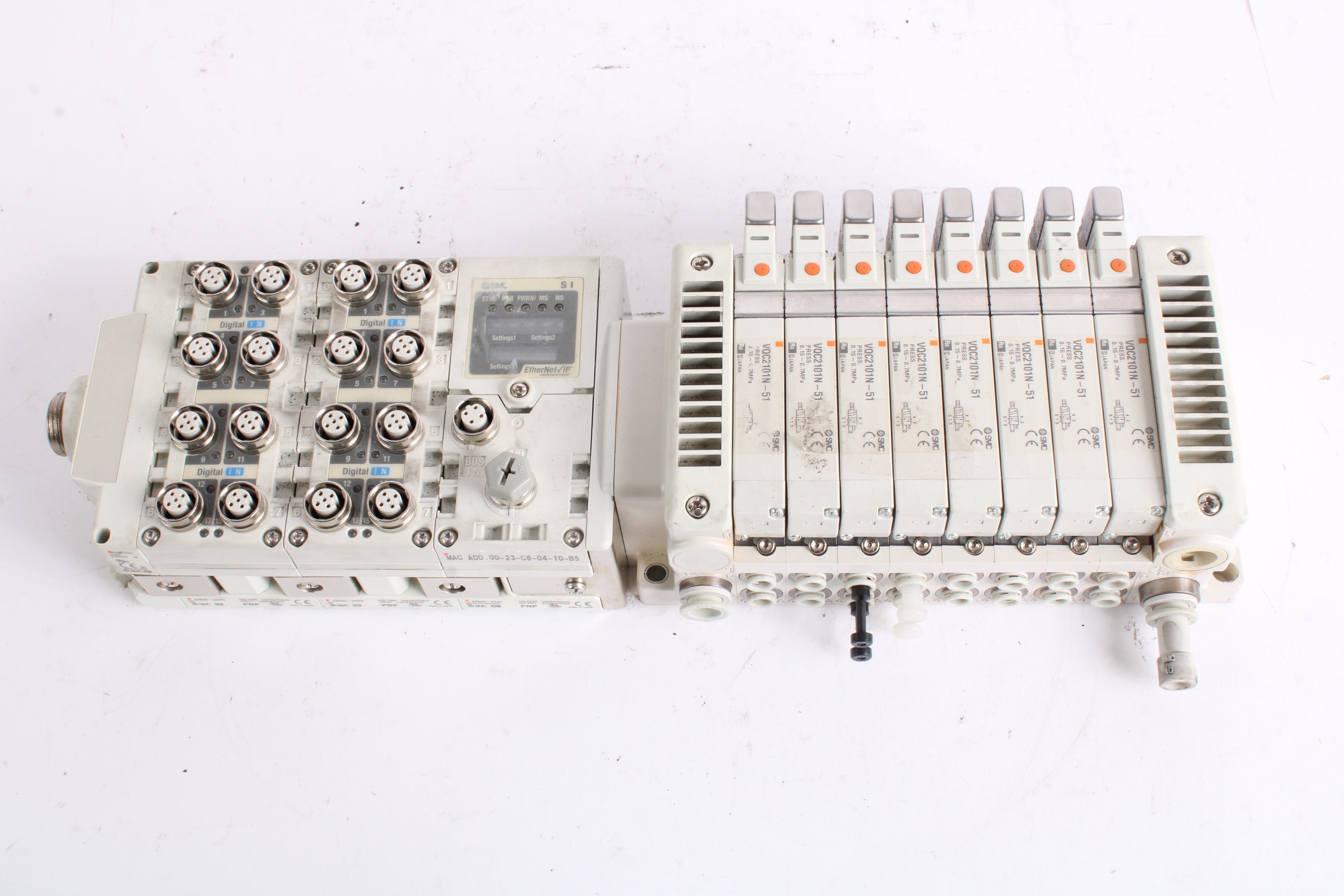 SMC 8x VQC2101N-51 + 2x EX600-DXPD + EX600-SEN1 + EX600-ED3 + 8 Port M ...