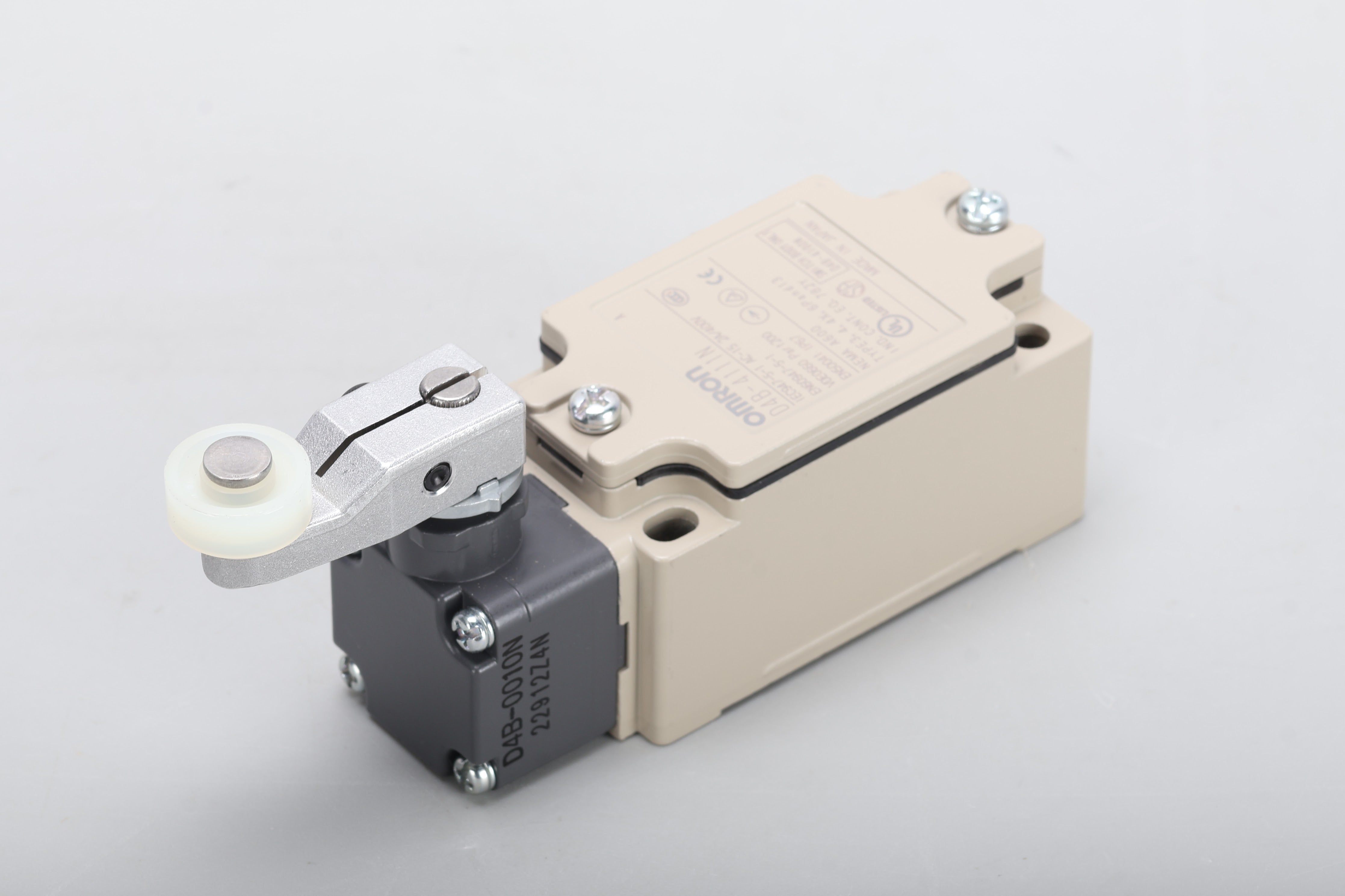 Omron D4B-4111N Limit Switch – NTC Tech