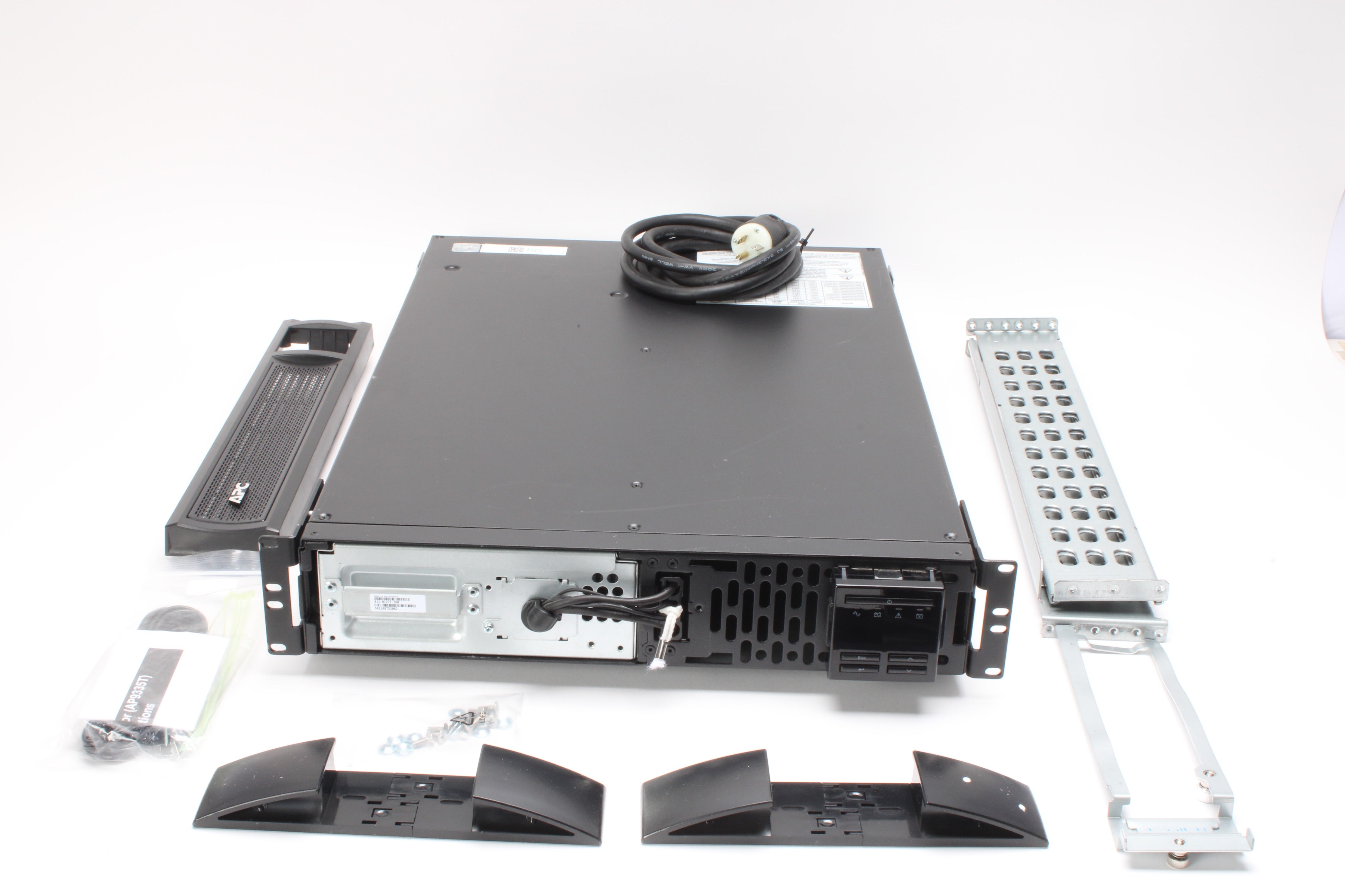 APC SMX2000RMLV2UNC Rack Mount Power Supply With Accessories - Fair Co ...