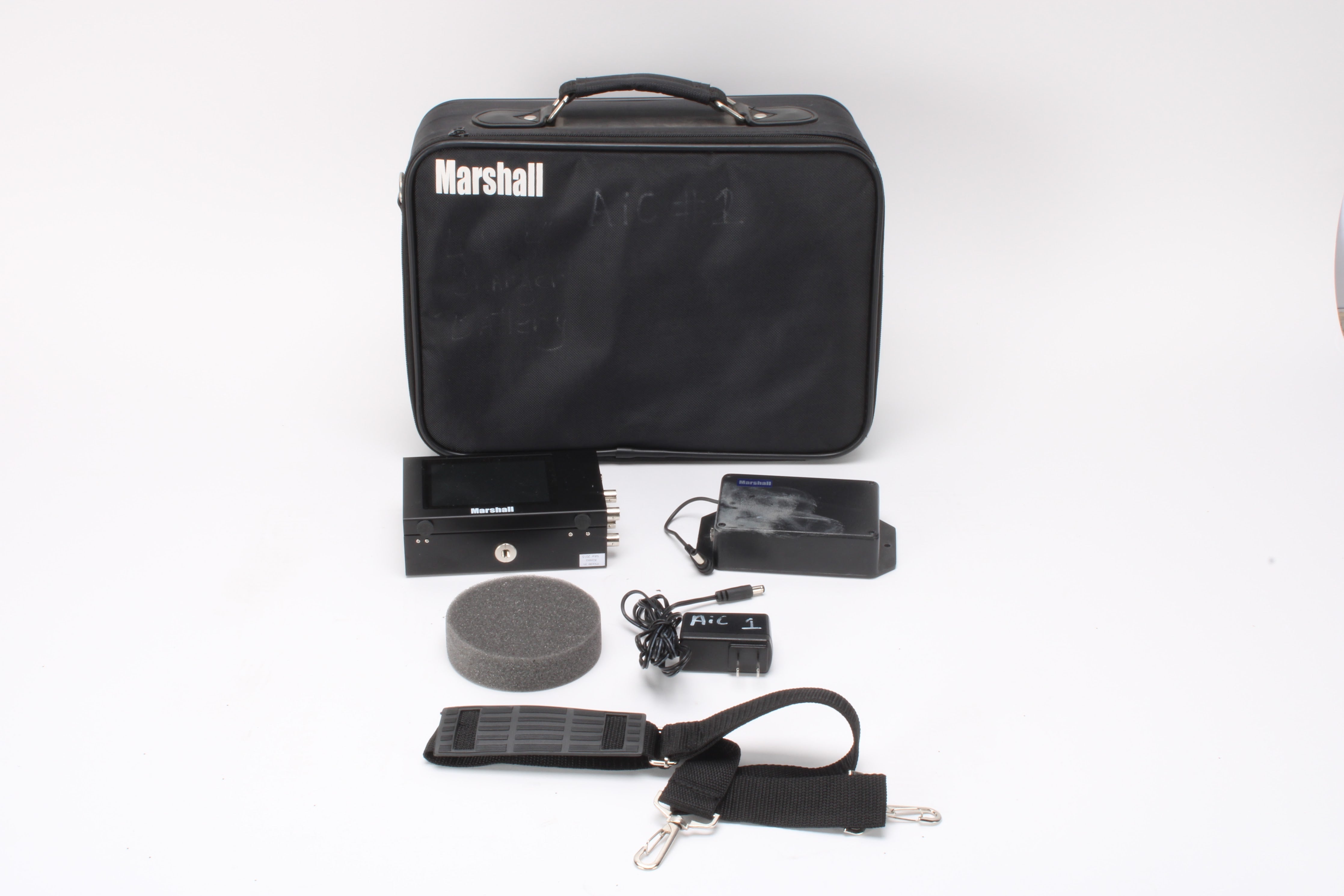 Marshall V-LCD4-PRO-LR LCD Monitor With Battery, Power Supply and Case ...