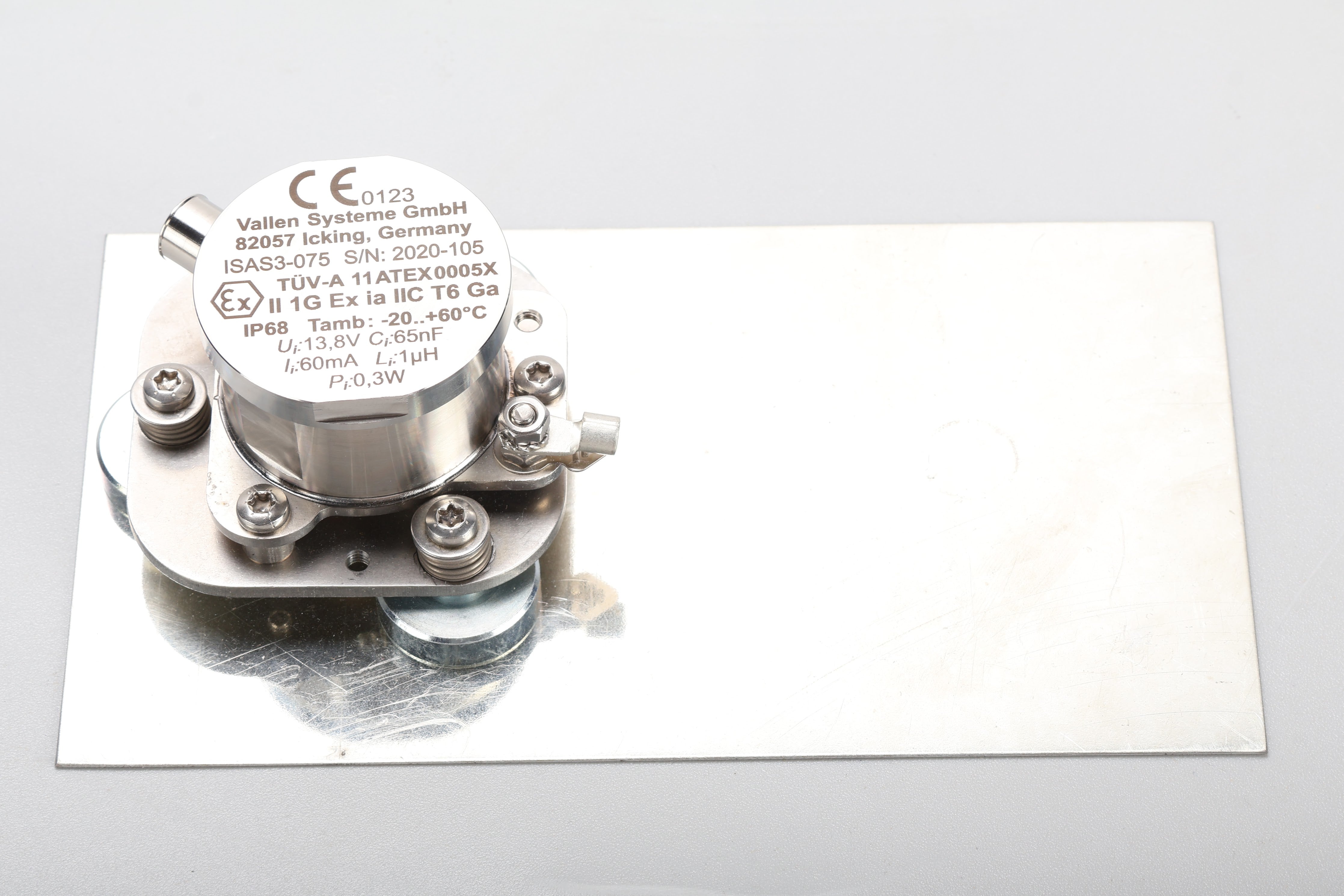 Vallen Systems ISAS3-075 Piezoelectric AE Sensor With Carrying Case ...
