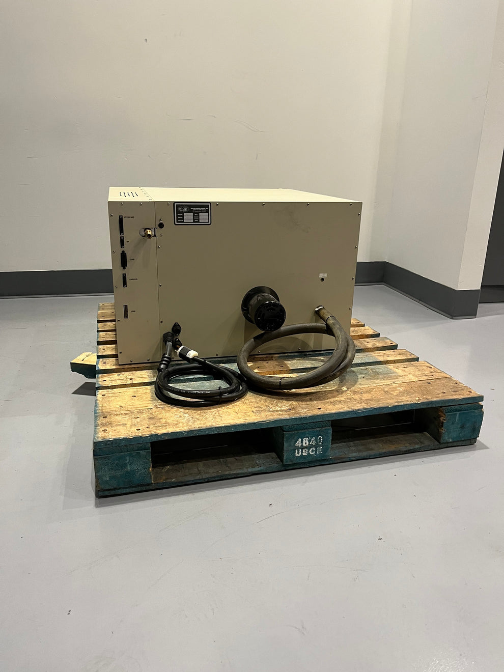 Sun Systems EC13 Environmental Temperature Test Chamber W/ User & Repa ...