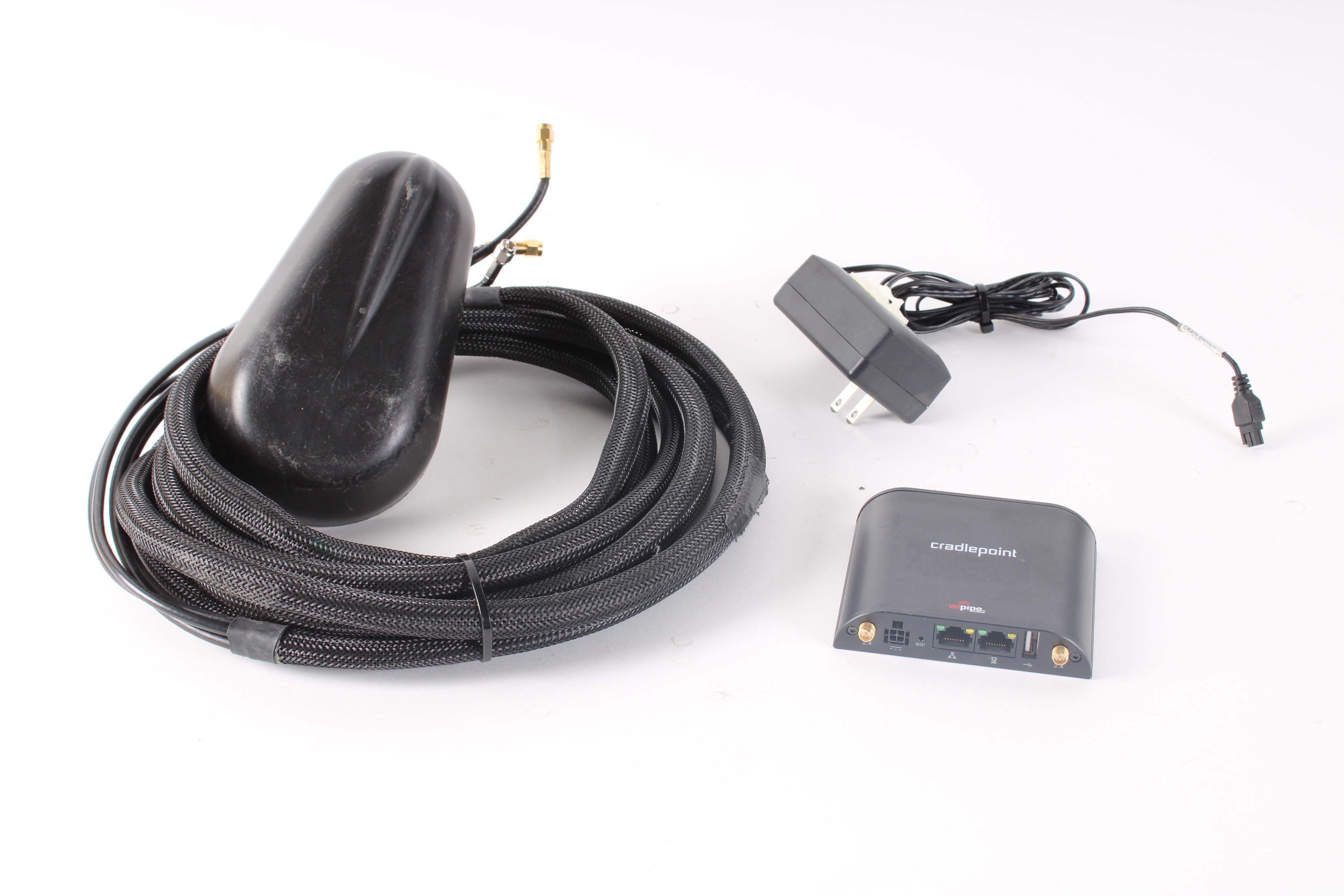 Cradlepoint IBR600LE Cradlepoint 4G LTE/3G CDMA WI-FI Router W/ PSU an ...