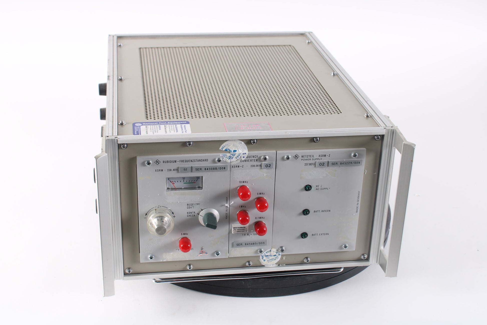 Rohde & Schwarz Rubidium Frequency Standard w/ XSRM Frequency Converte ...