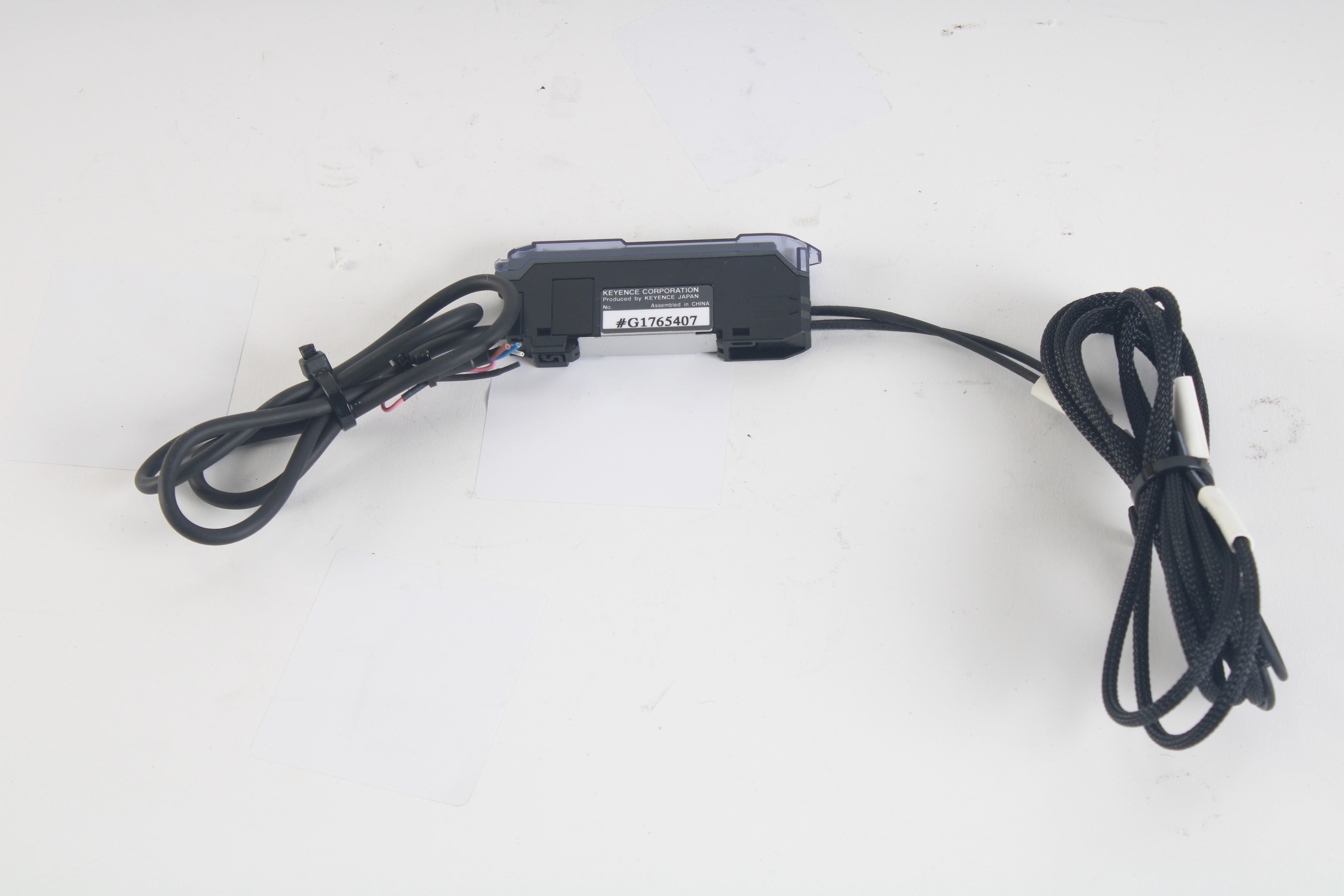 Keyence FS-V33 Fiber Optic Sensor 2-Output + 1-Input With Cable / Cut ...
