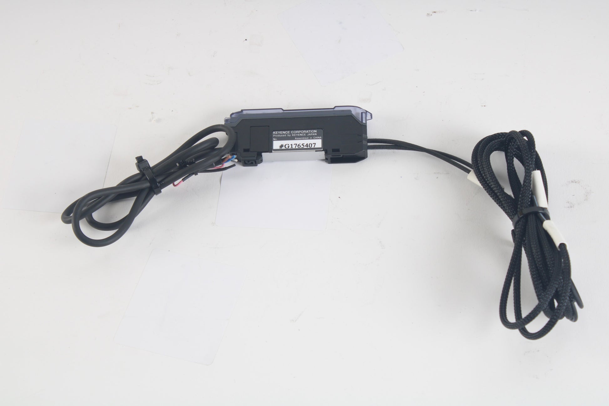Keyence FS-V33 Fiber Optic Sensor 2-Output + 1-Input With Cable / Cut ...