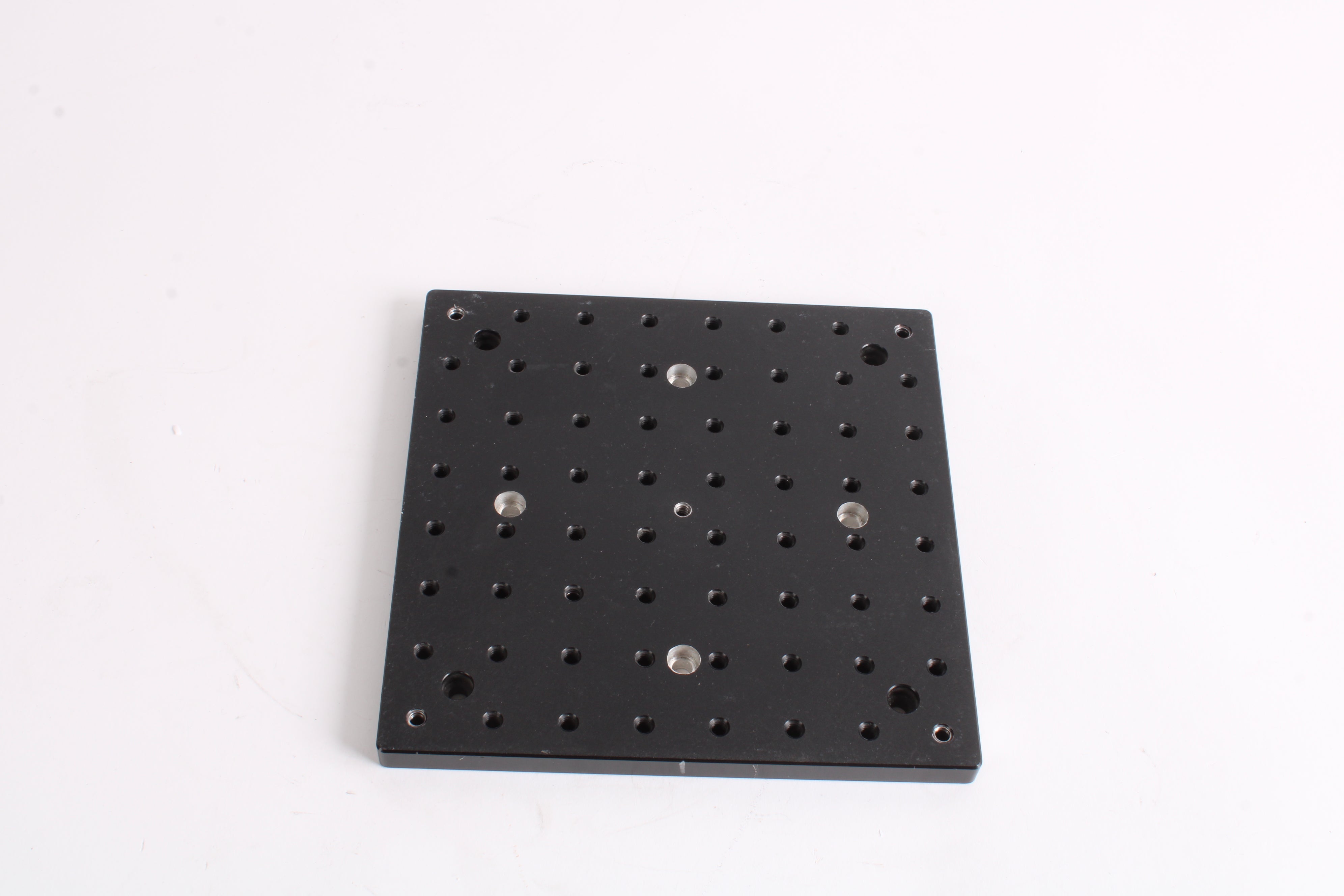 8in X 8in Rack Thorlabs 8in x 8in Breadboard 4-1/4 Hole – NTC Tech