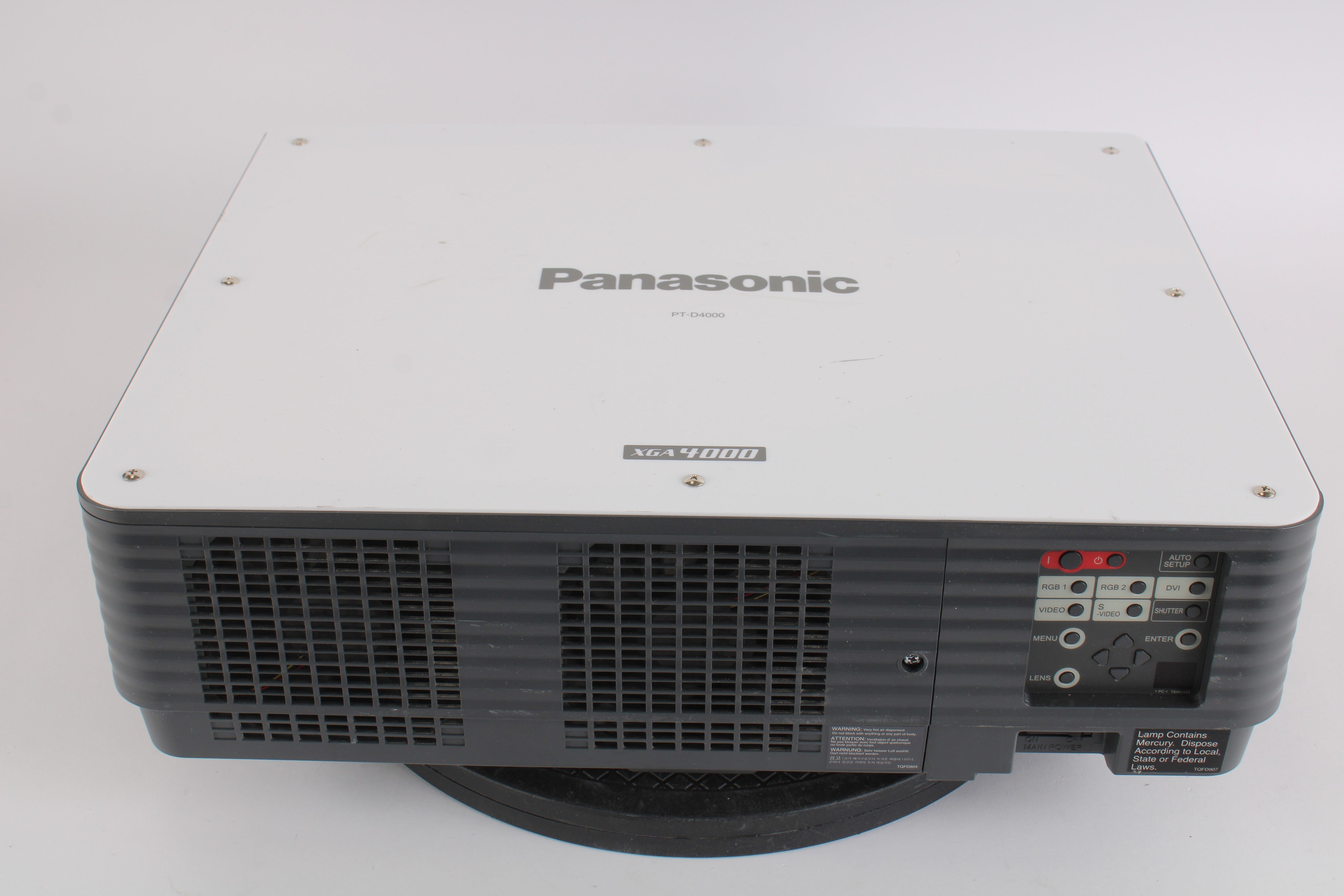 PANASONICの液晶プロジェクター PT-D4000 ★4000ルーメン Panasonic（パナソニック） ◇Panasonic PT-D4000・4000lm 液晶