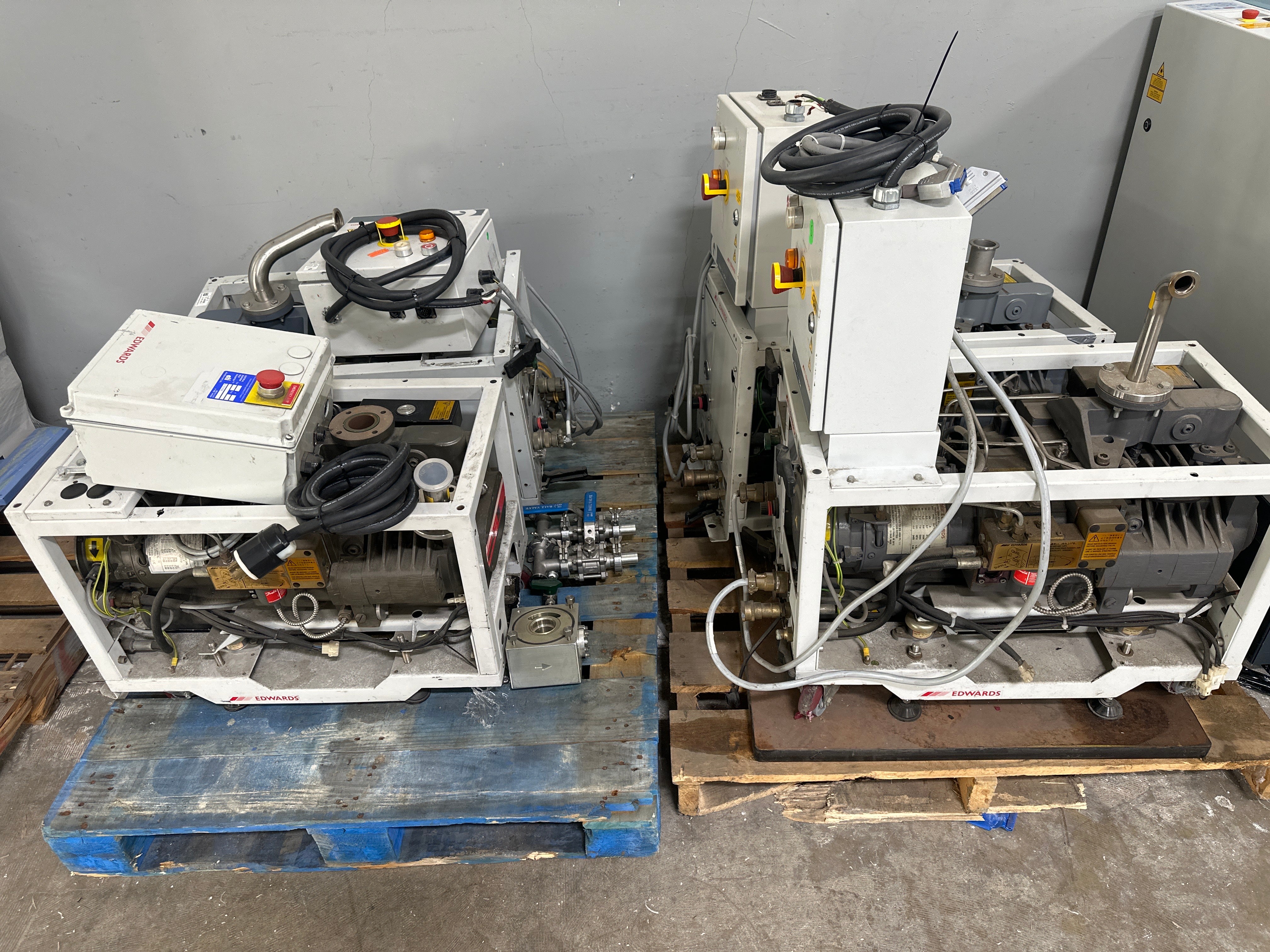 Edwards QDP40 Dry Vacuum Pumps Lot of 4 With 4x Controller Module - AS ...