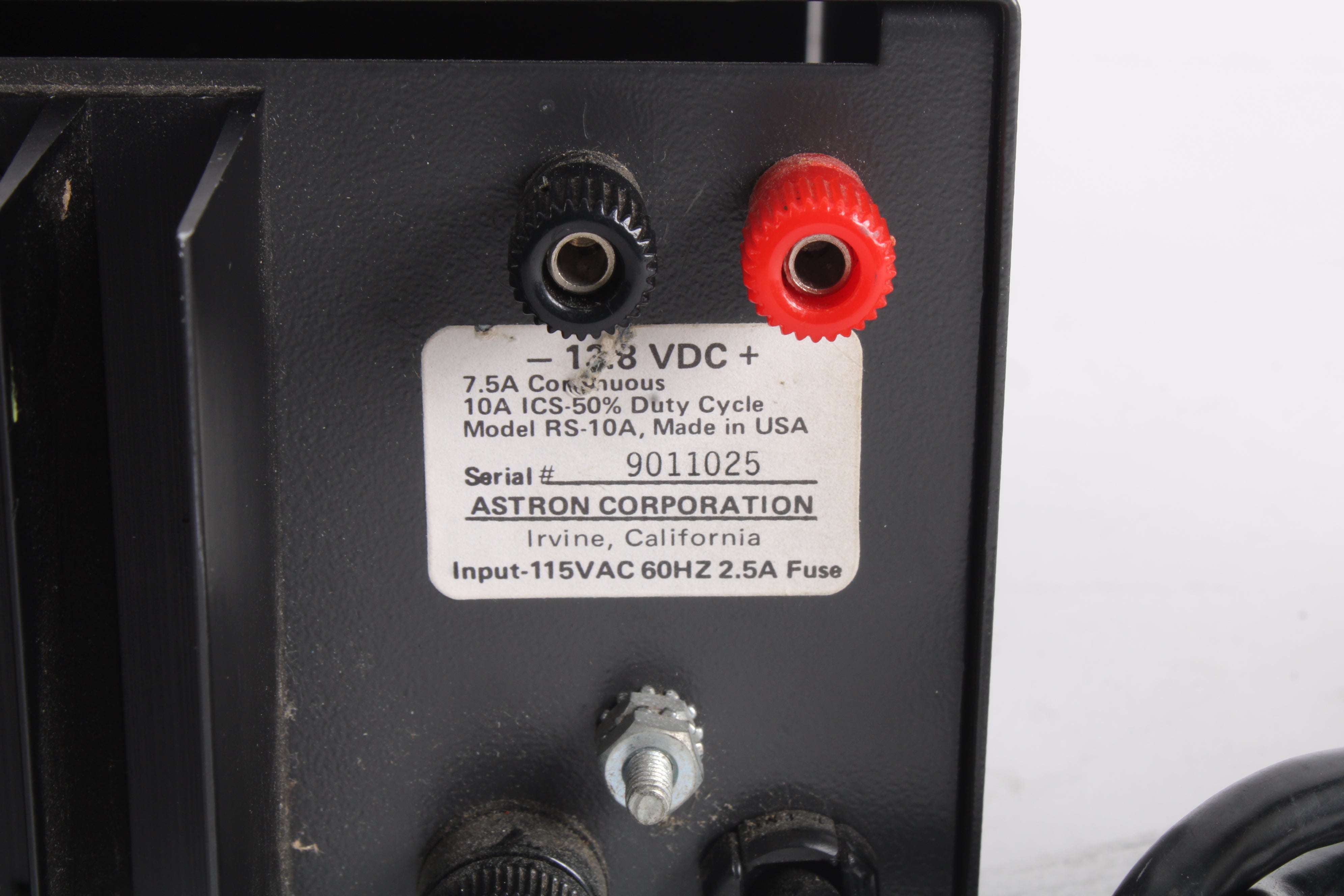 Alimentation Astron RS-7A 13,8 VDC (+/- 0,05 V), 5 ampères