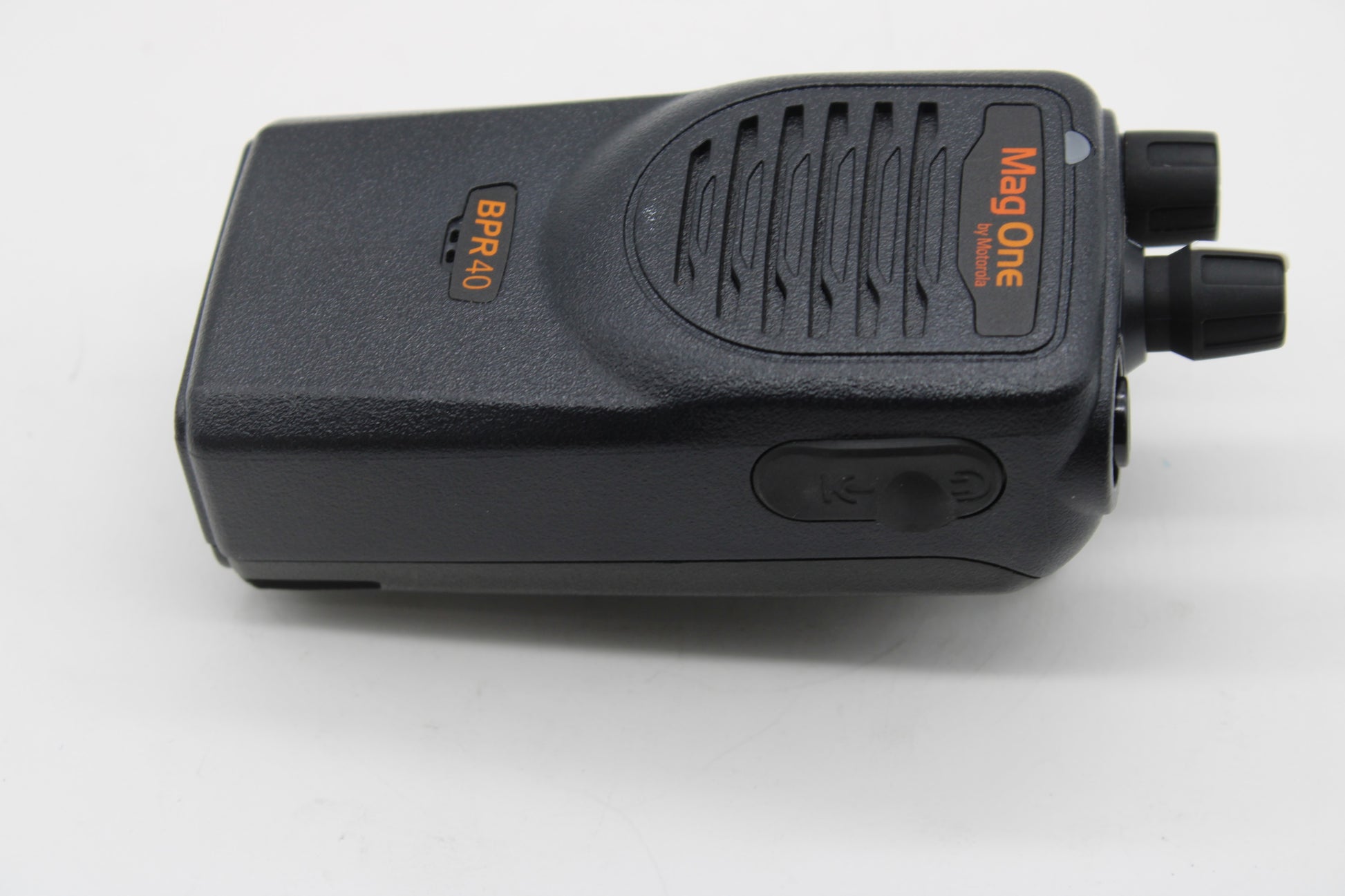 Motorola BPR40 UHF Two Way Radio AAH84RCS8AA1AN W/ Battery Pack and Be