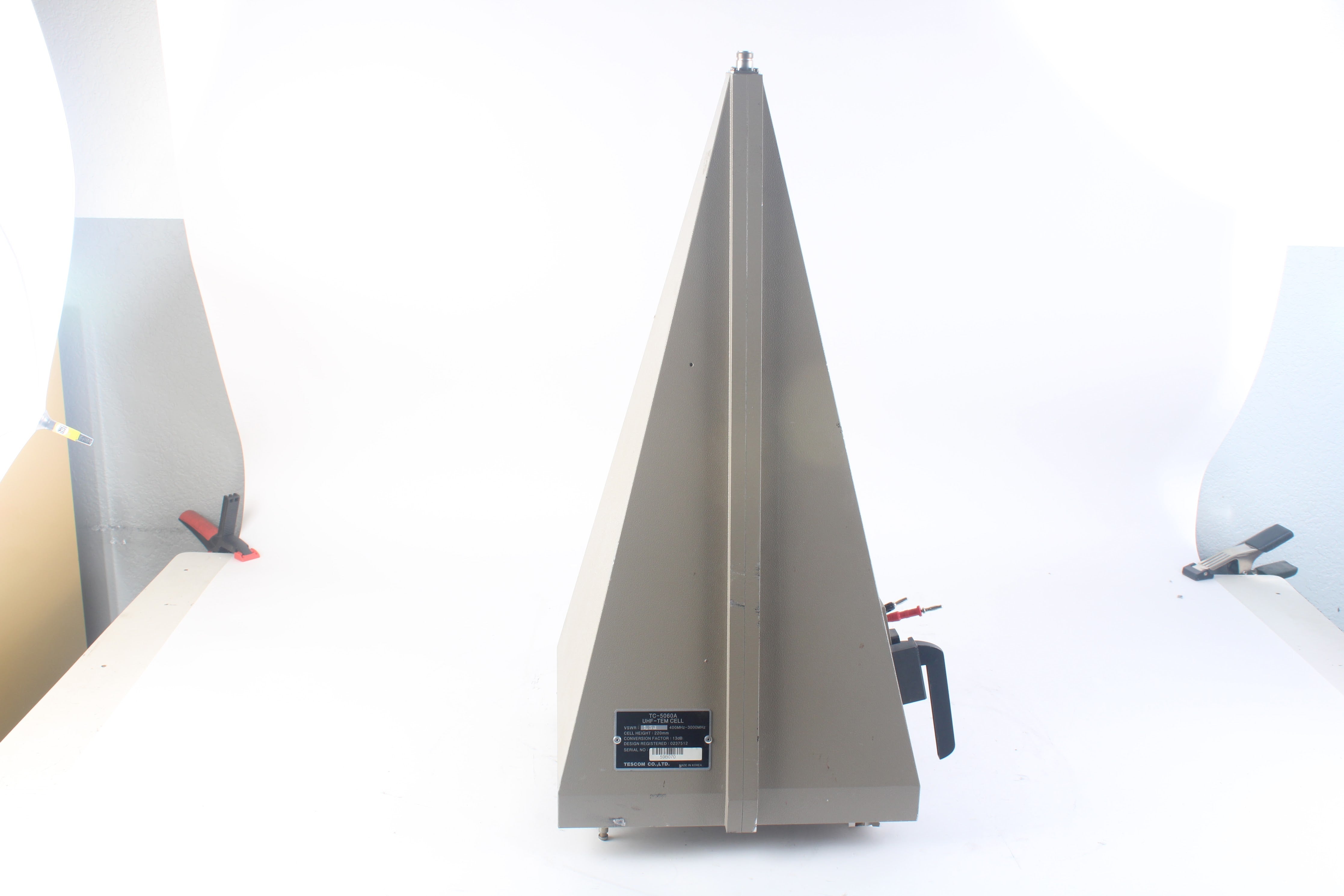 Tescom Box Tescom TC-5060A UHF-TEM RF Shield Box Cell VSWR 1.58 - No Wheels – NTC Tech